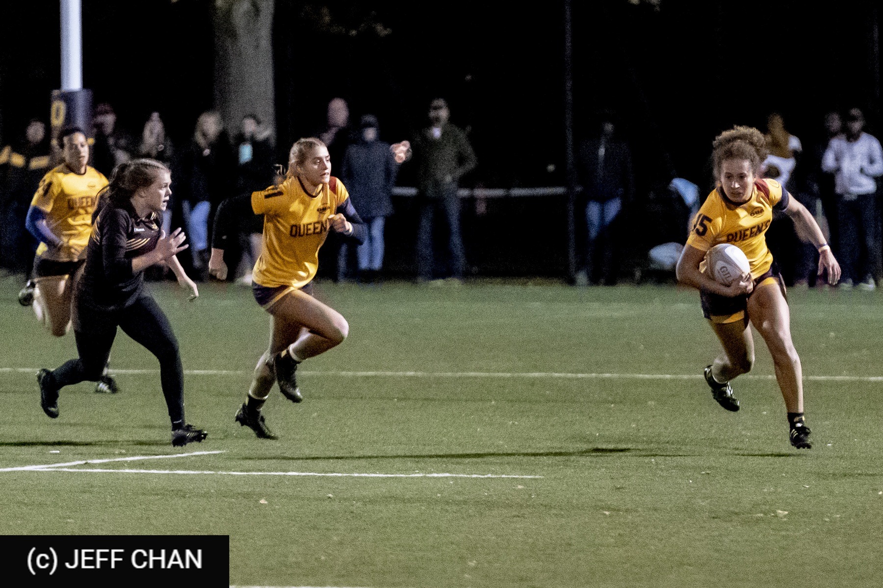  Queen's University - University of Guelph - Rugby - OUA 2022 Queen's (W) vs Guelph Champions (#OUW22QWGU10) Photo by: Jeff Chan | Siuxy Sports 2022-10-28