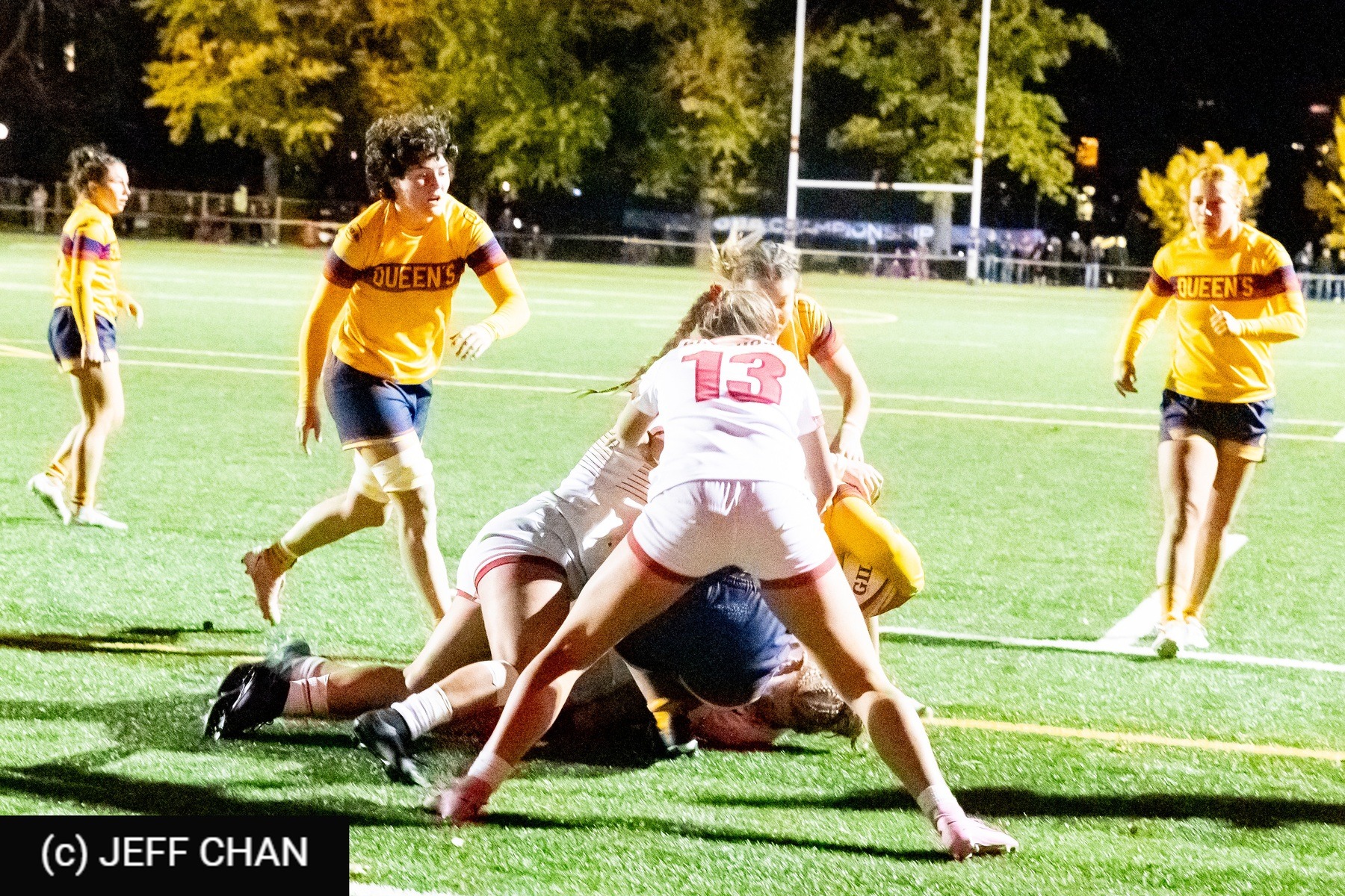  Queen's University - University of Guelph - Rugby - OUA 2025 Queen's (W) vs Guelph (#OUW25QWGU10) Photo by: Jeff Chan | Siuxy Sports 2025-10-24