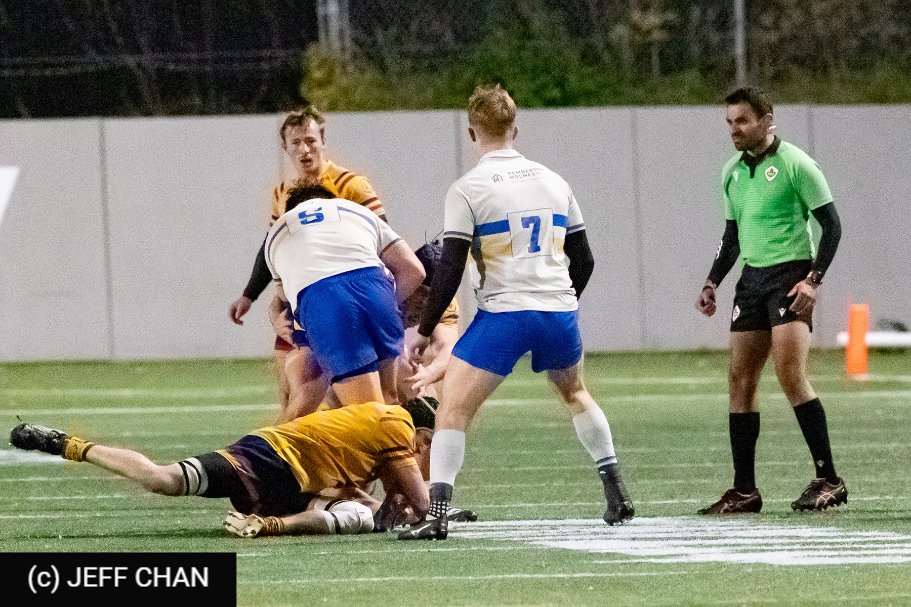  Queen's University - University of Victoria - Rugby - CANUMENS 2024 - Qtr final - Queen's vs UVic by Jeff Chan (#CANUMENS2403) Photo by: Jeff Chan | Siuxy Sports 2024-11-13