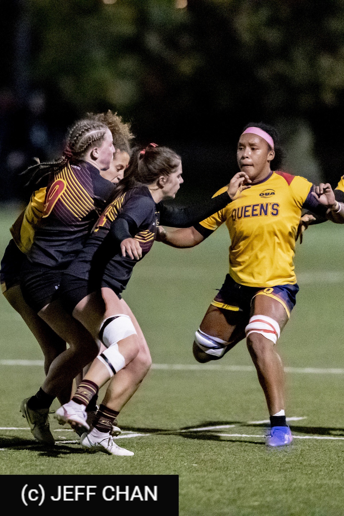  Queen's University - University of Guelph - Rugby - OUA 2022 Queen's (W) vs Guelph Champions (#OUW22QWGU10) Photo by: Jeff Chan | Siuxy Sports 2022-10-28