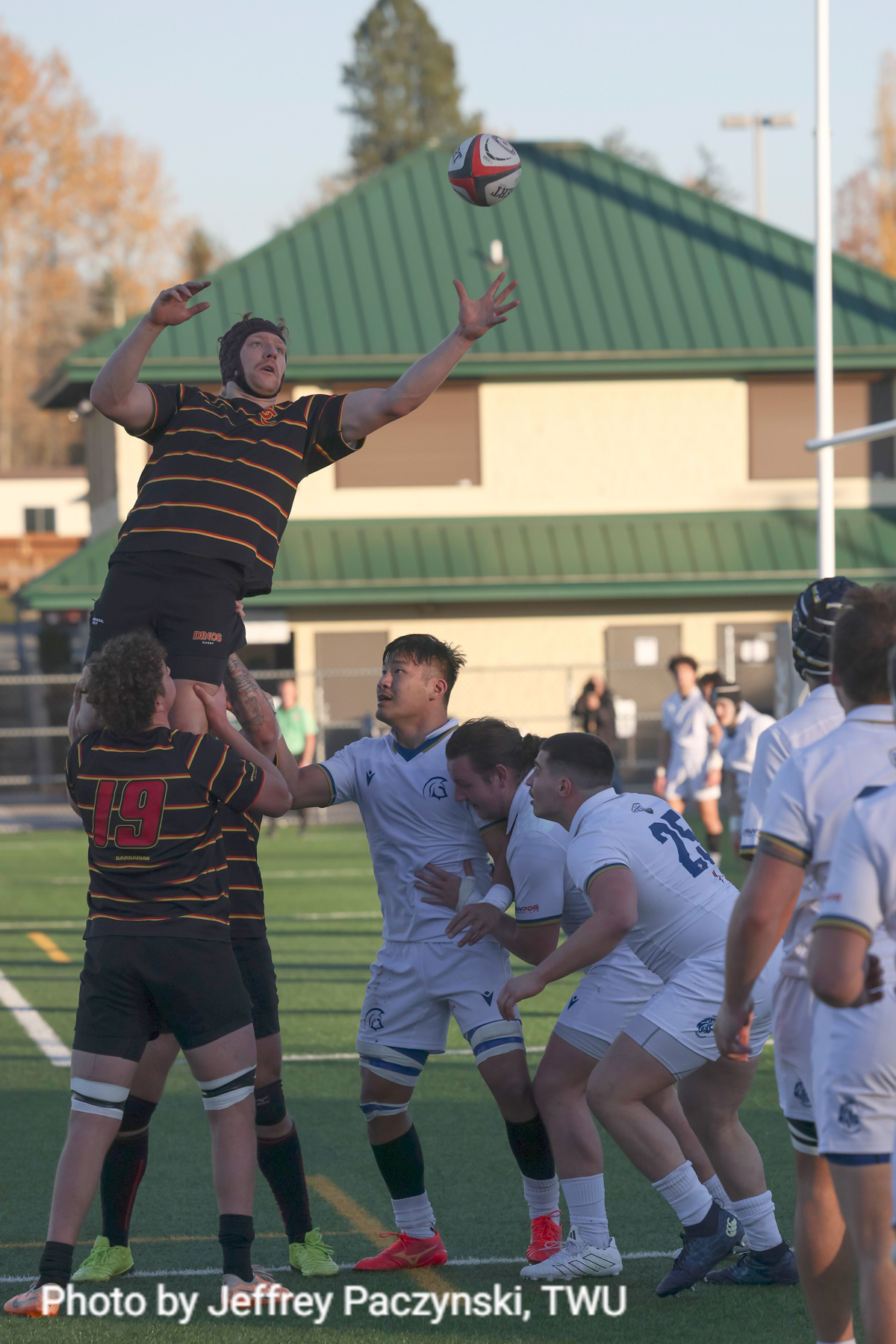  Trinity Western University - University of Calgary - Rugby - CANUMENS 2023 - Semi final - Trinity W vs Calgary U by Jeff Chan (#CANUMENS2308) Photo by: Jeff Chan | Siuxy Sports 2023-11-17