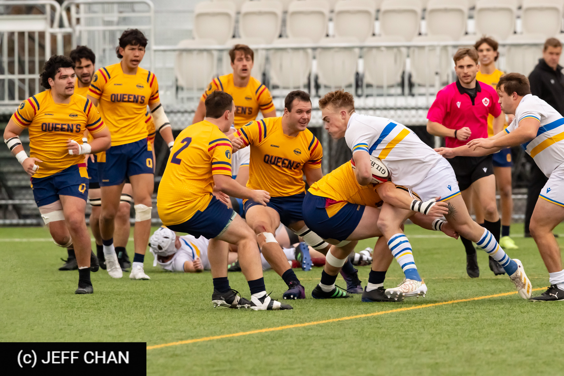 Marcus D'ACRE - Aidan EMMENS - Daniel SVOBODA -  Queen's University - University of Victoria - Rugby - CANUMENS 2023 - Quarter final - Queen's vs UVic by Jeff Chan (#CANUMENS2301) Photo by: Jeff Chan | Siuxy Sports 2023-11-15