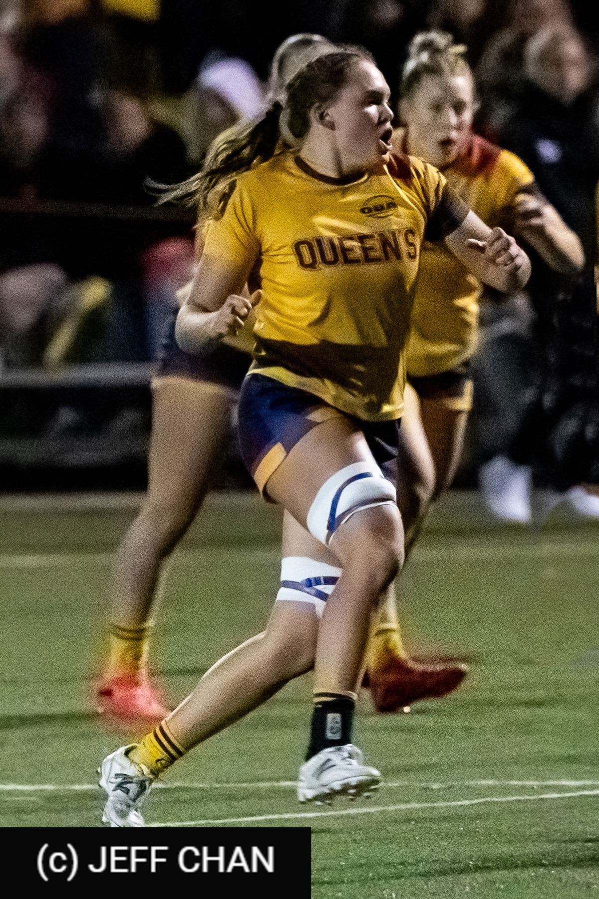  Queen's University - University of Western Ontario - Rugby - OUA 2024 Queen's (W) vs Western (#OUW24QWWE10) Photo by: Jeff Chan | Siuxy Sports 2024-10-18