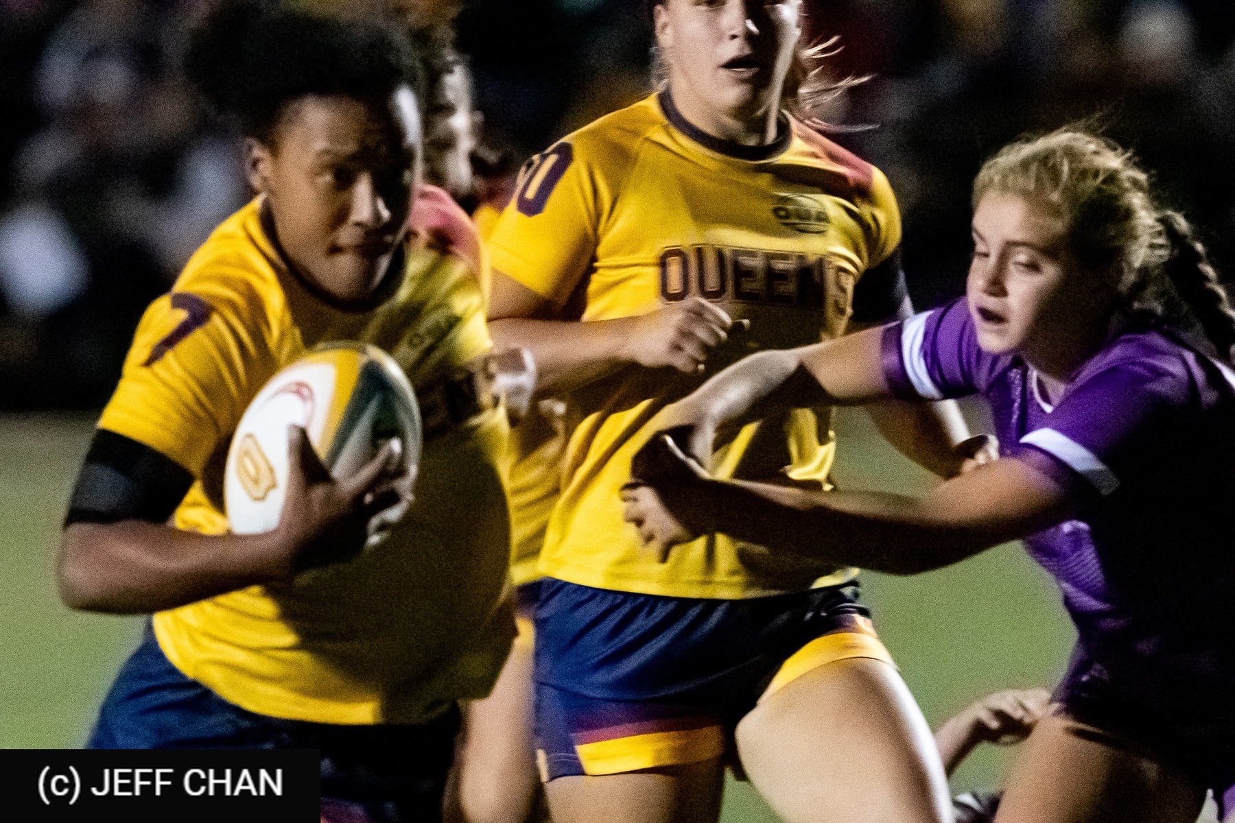  Queen's University - University of Western Ontario - Rugby - OUA 2024 Queen's (W) vs Western (#OUW24QWWE10) Photo by: Jeff Chan | Siuxy Sports 2024-10-18