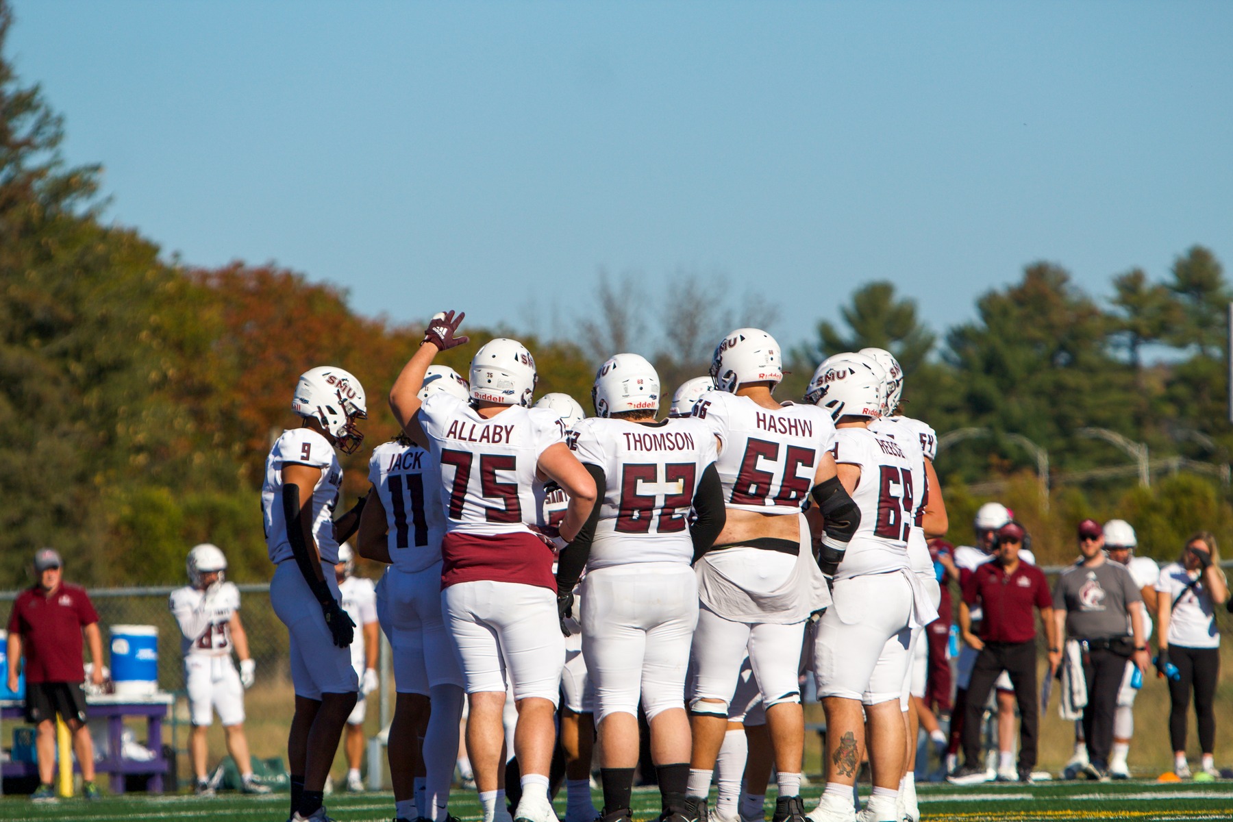  Bishop's University - Saint Mary's University - Football - USPORTS 2025 - Football - Bishop's University vs Saint Mary's University (#USPORTS25FBSM) Photo by: Erin Jefferies | Siuxy Sports 2025-10-11