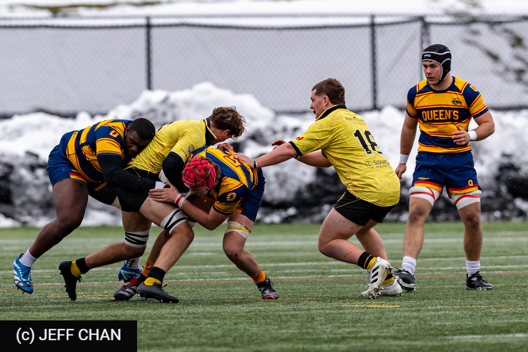 Oliver DAVIS -  Queen's University - Dalhousie University - Rugby - CANUMENS 2025 - Queen's University vs Dalhousie University - Game#5 by Jeff Chan (#CANUMENS2575) Photo by: Jeff Chan | Siuxy Sports 2025-11-14