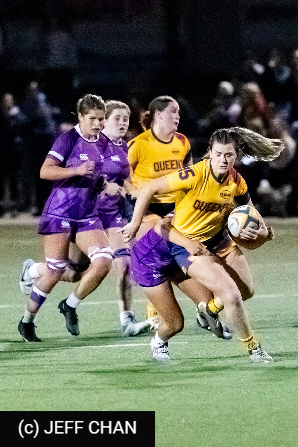  Queen's University - University of Western Ontario - Rugby - OUA 2024 Queen's (W) vs Western (#OUW24QWWE10) Photo by: Jeff Chan | Siuxy Sports 2024-10-18