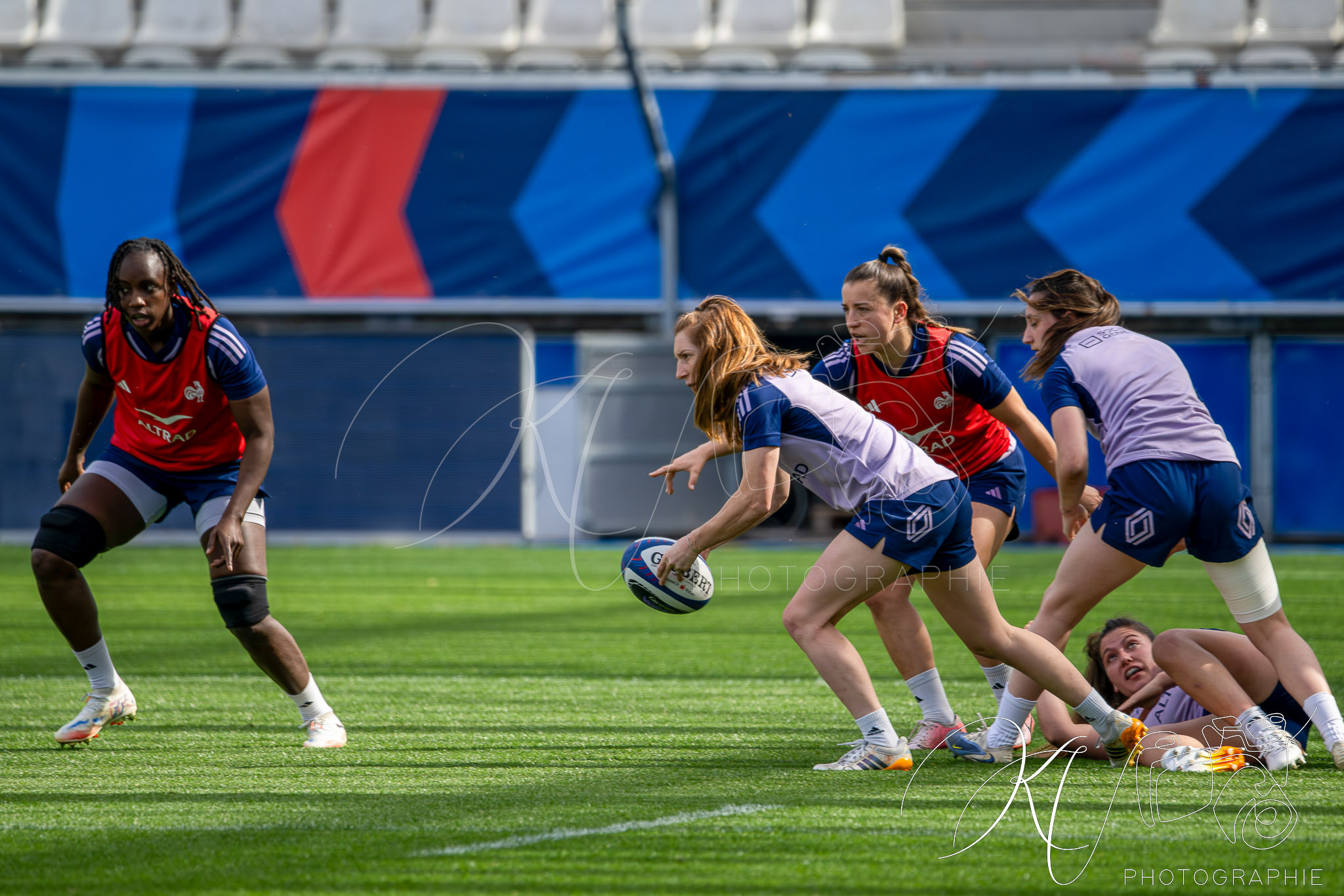 Pauline BARRAT - Khoudedia CISSOKHO -  Équipe feminin de France de rugby à XV -  - Rugby - FFR 2026 - Équipe féminin de France de Rugby - Captain Run - Stade des Alpes (#FFR26EFRXVC04) Photo by: Karine Valentin | Siuxy Sports 2026-04-10