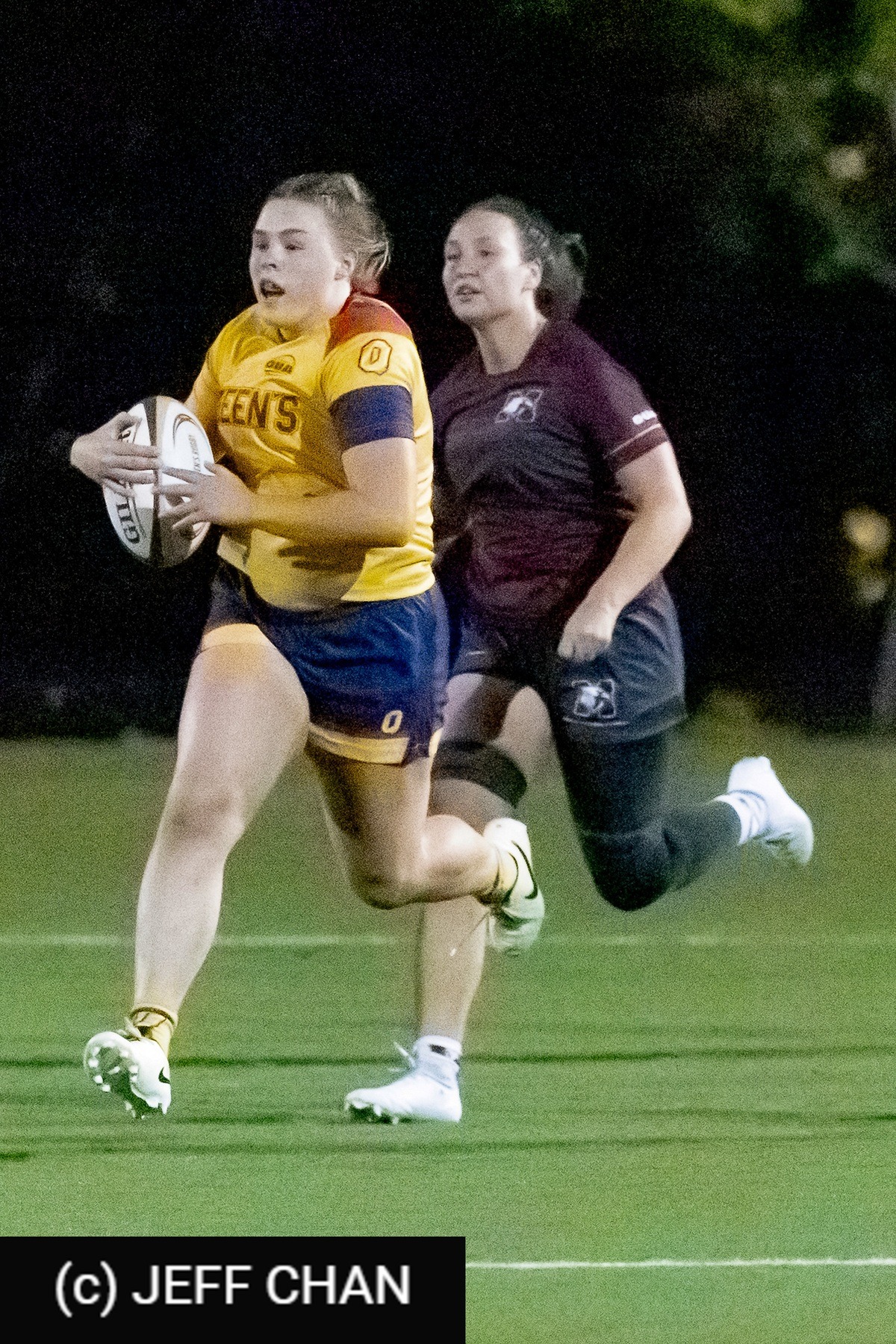  Queen's University - McMaster University - Rugby - OUA 2024 Queen's (W) vs McMaster (#OUW24QWMC10) Photo by: Jeff Chan | Siuxy Sports 2024-10-05