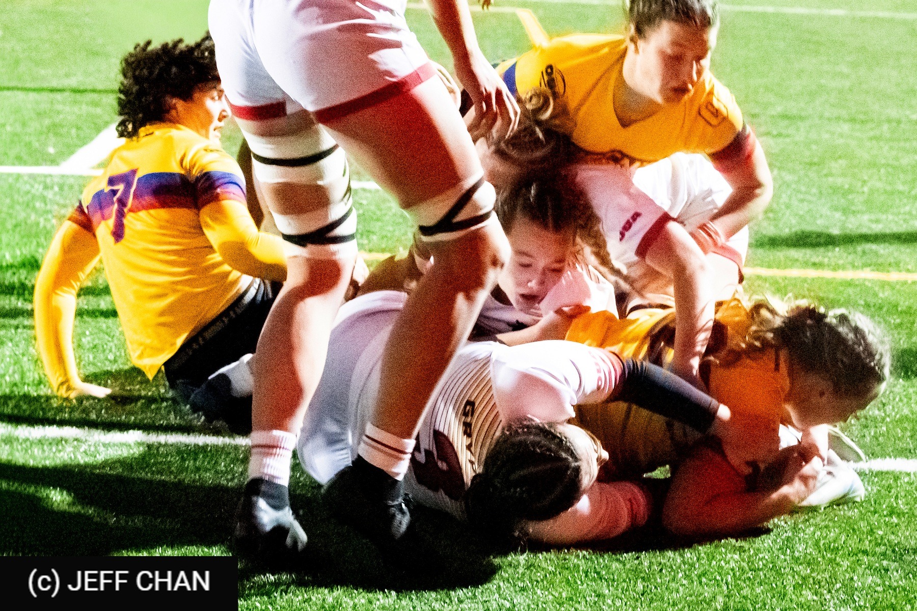  Queen's University - University of Guelph - Rugby - OUA 2025 Queen's (W) vs Guelph (#OUW25QWGU10) Photo by: Jeff Chan | Siuxy Sports 2025-10-24