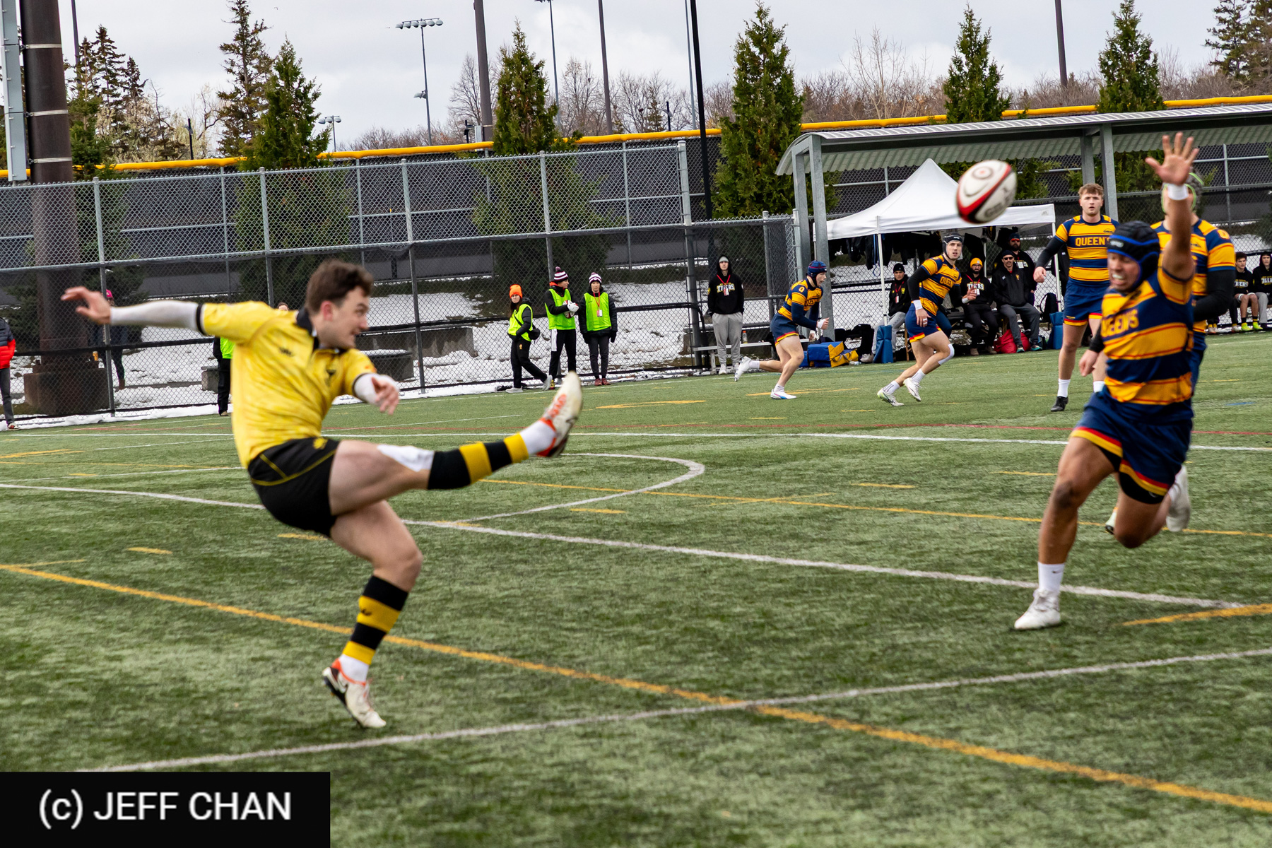 Owen LEE -  Queen's University - Dalhousie University - Rugby - CANUMENS 2025 - Queen's University vs Dalhousie University - Game#5 by Jeff Chan (#CANUMENS2575) Photo by: Jeff Chan | Siuxy Sports 2025-11-14