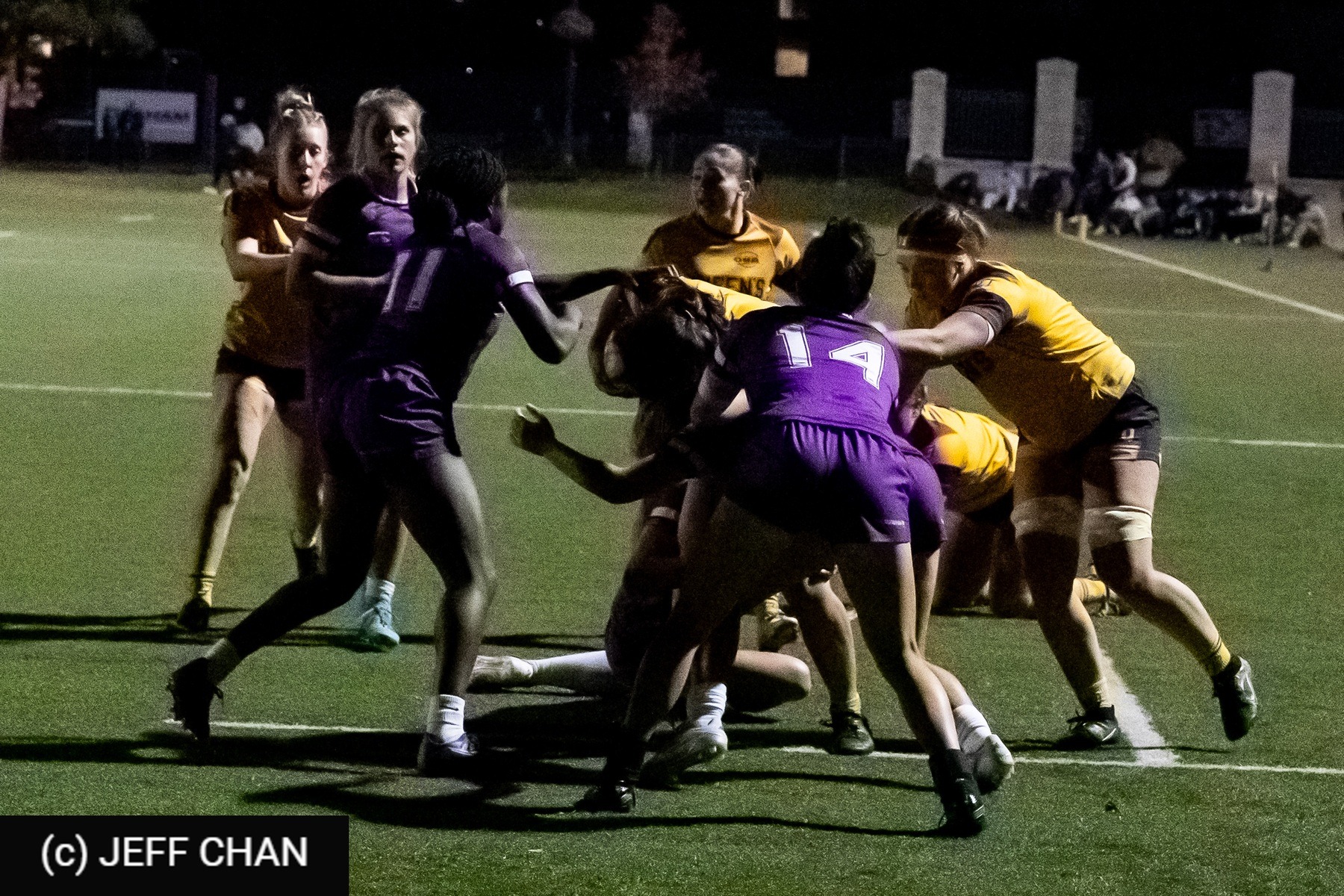  Queen's University - University of Western Ontario - Rugby - OUA 2024 Queen's (W) vs Western (#OUW24QWWE10) Photo by: Jeff Chan | Siuxy Sports 2024-10-18