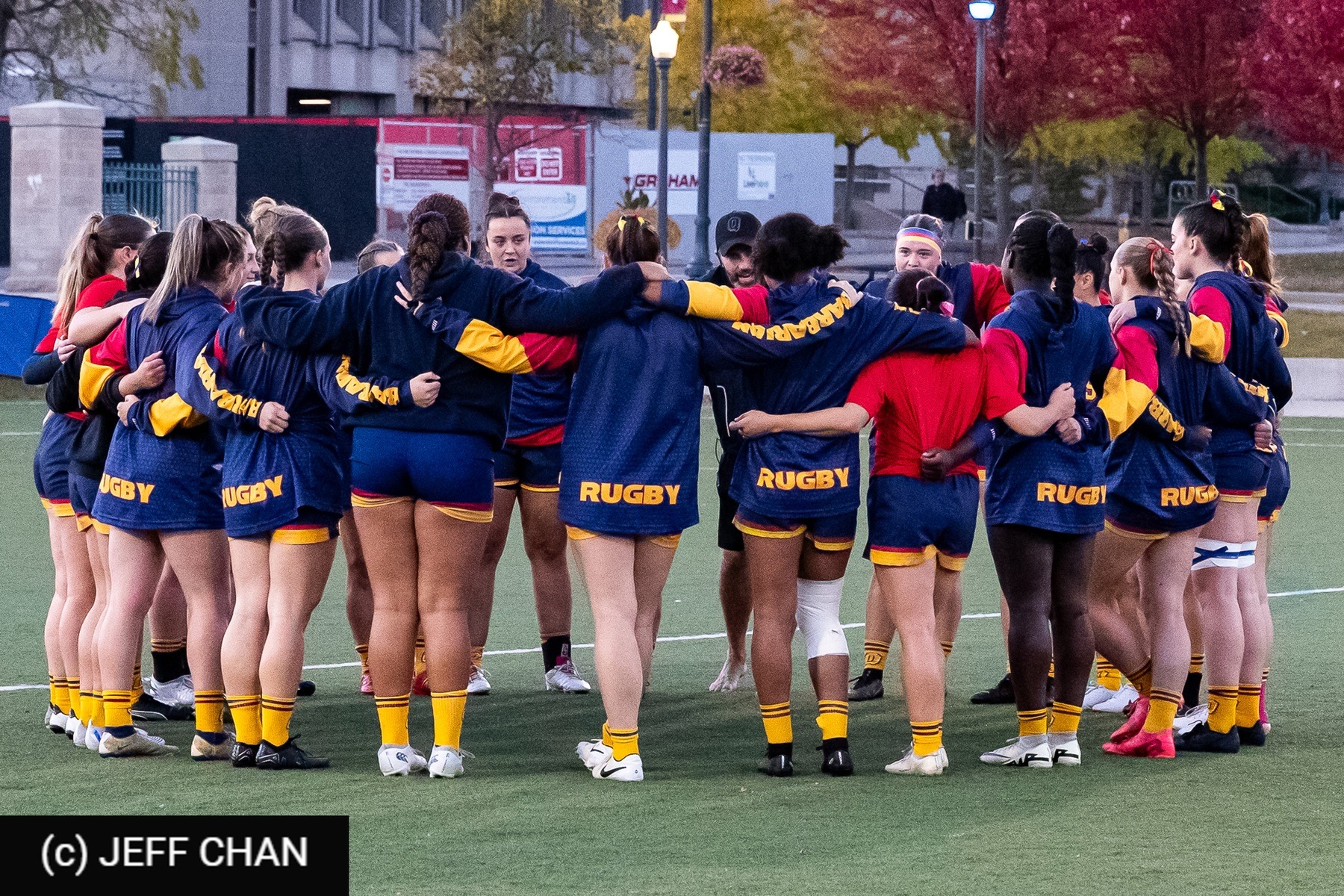  Queen's University - University of Western Ontario - Rugby - OUA 2024 Queen's (W) vs Western (#OUW24QWWE10) Photo by: Jeff Chan | Siuxy Sports 2024-10-18