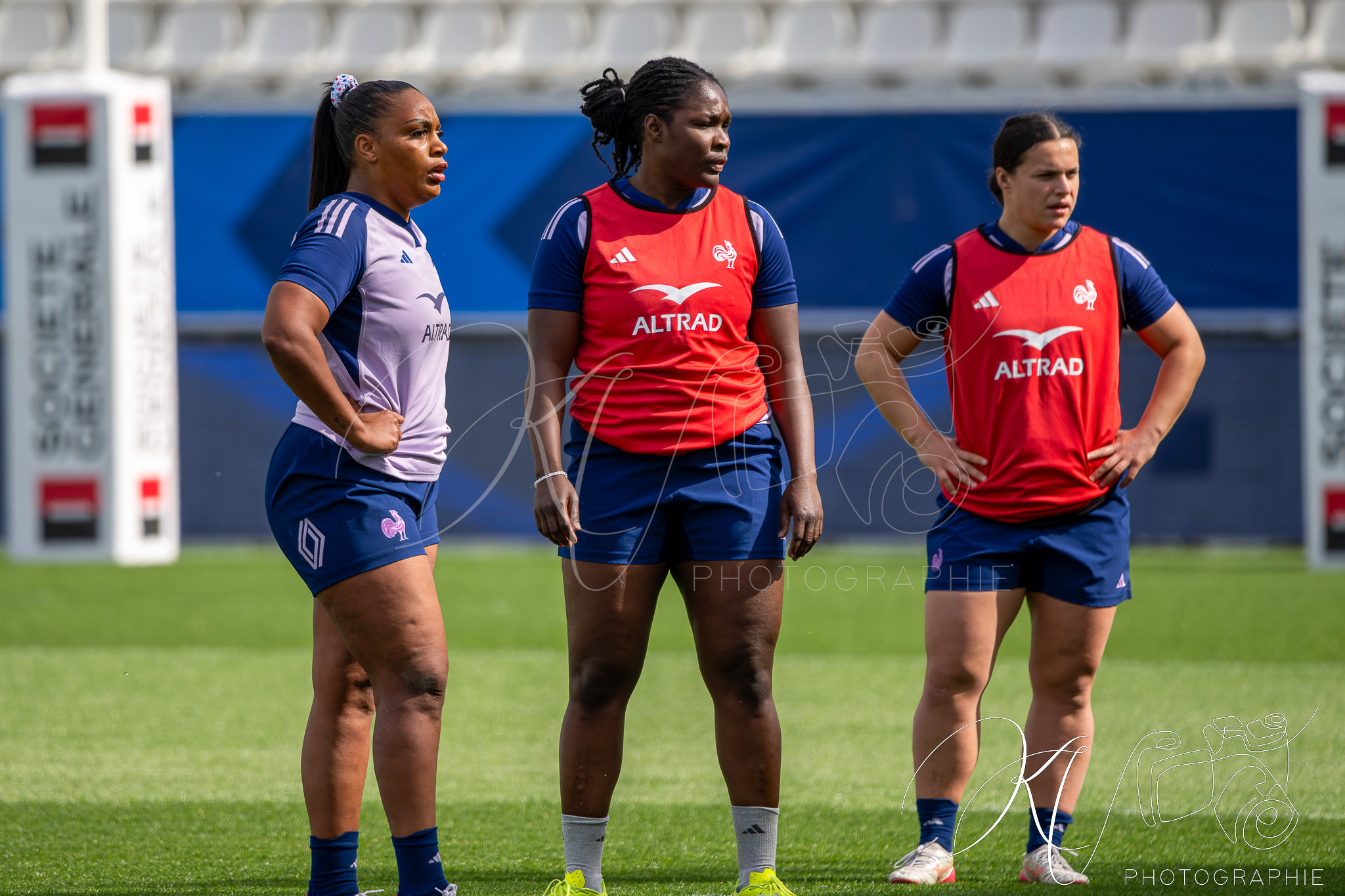  Équipe feminin de France de rugby à XV -  - Rugby - FFR 2026 - Équipe féminin de France de Rugby - Captain Run - Stade des Alpes (#FFR26EFRXVC04) Photo by: Karine Valentin | Siuxy Sports 2026-04-10