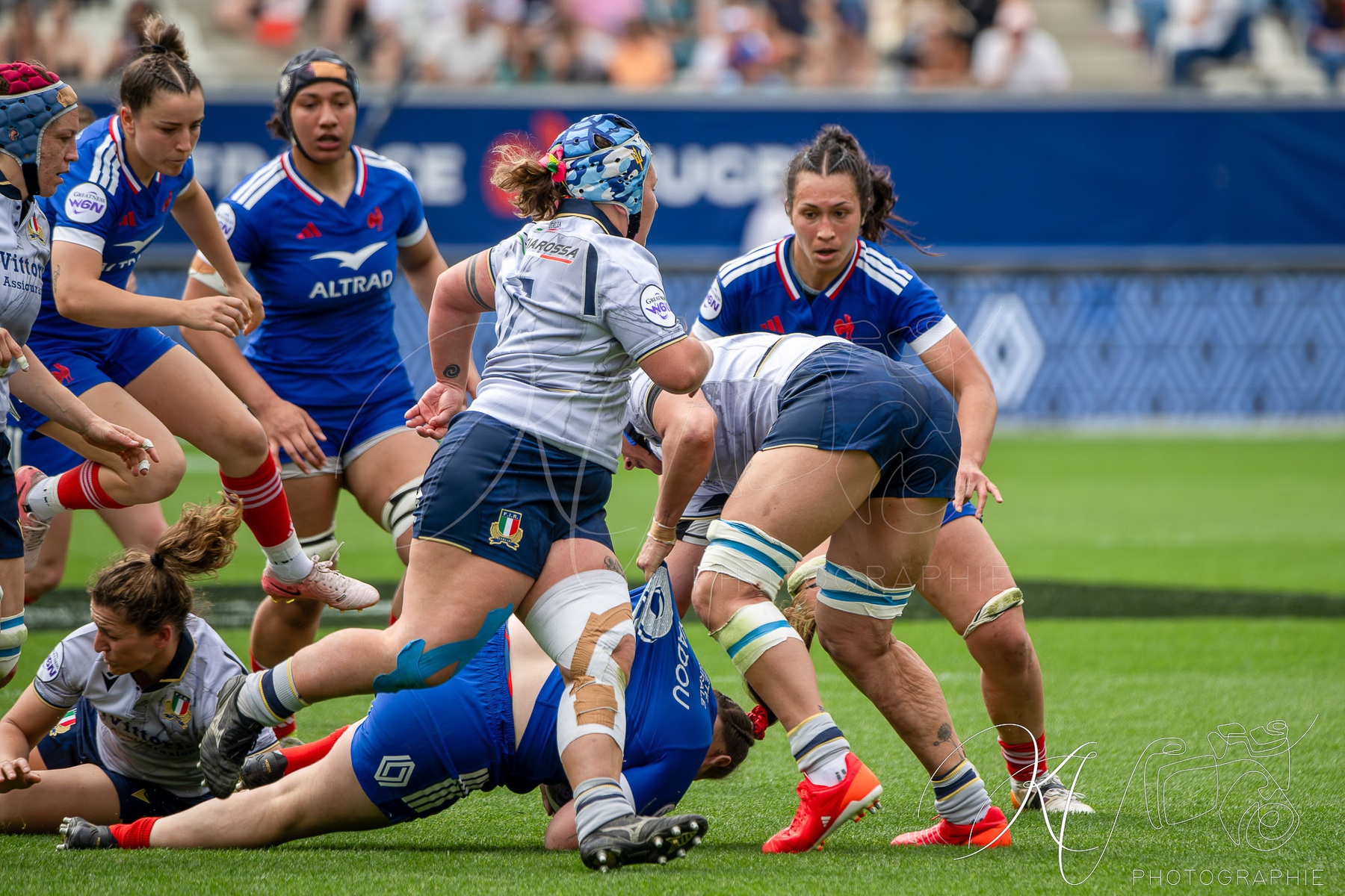 Alexandra CHAMBON - Manaé FELEU - Siobhan SOQETA -  Équipe feminin de France de rugby à XV - Nazionale di rugby a 15 dell'Italia (F) - Rugby - 6 Nations 2026 W - France vs Italy (#6NW26FRIT04) Photo by: Karine Valentin | Siuxy Sports 2026-04-11