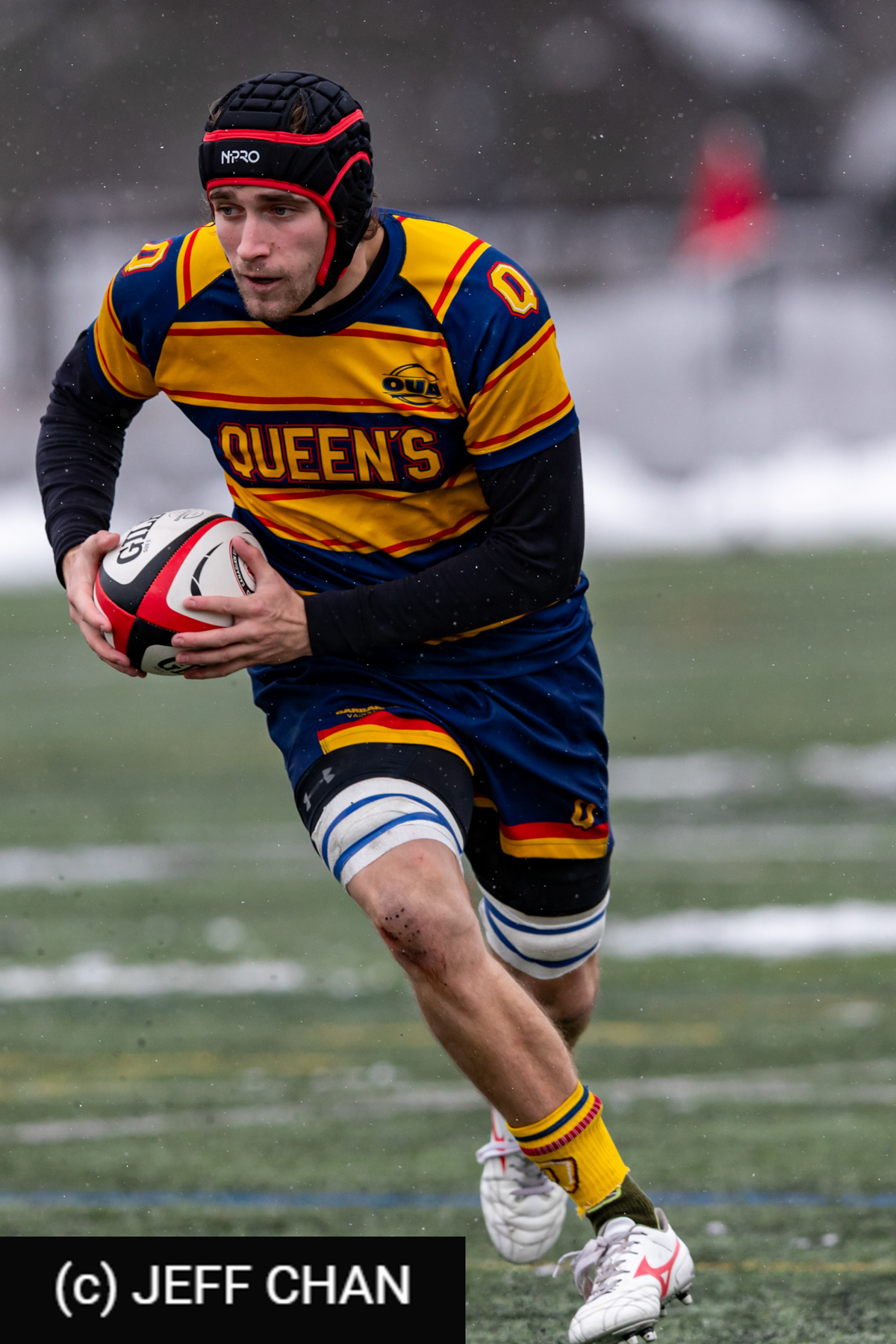 Michael GYLES -  Queen's University - University of Victoria - Rugby - CANUMENS 2025 - Queen's University vs University of Victoria - Game#1 by Jeff Chan (#CANUMENS2581) Photo by: Jeff Chan | Siuxy Sports 2025-11-12