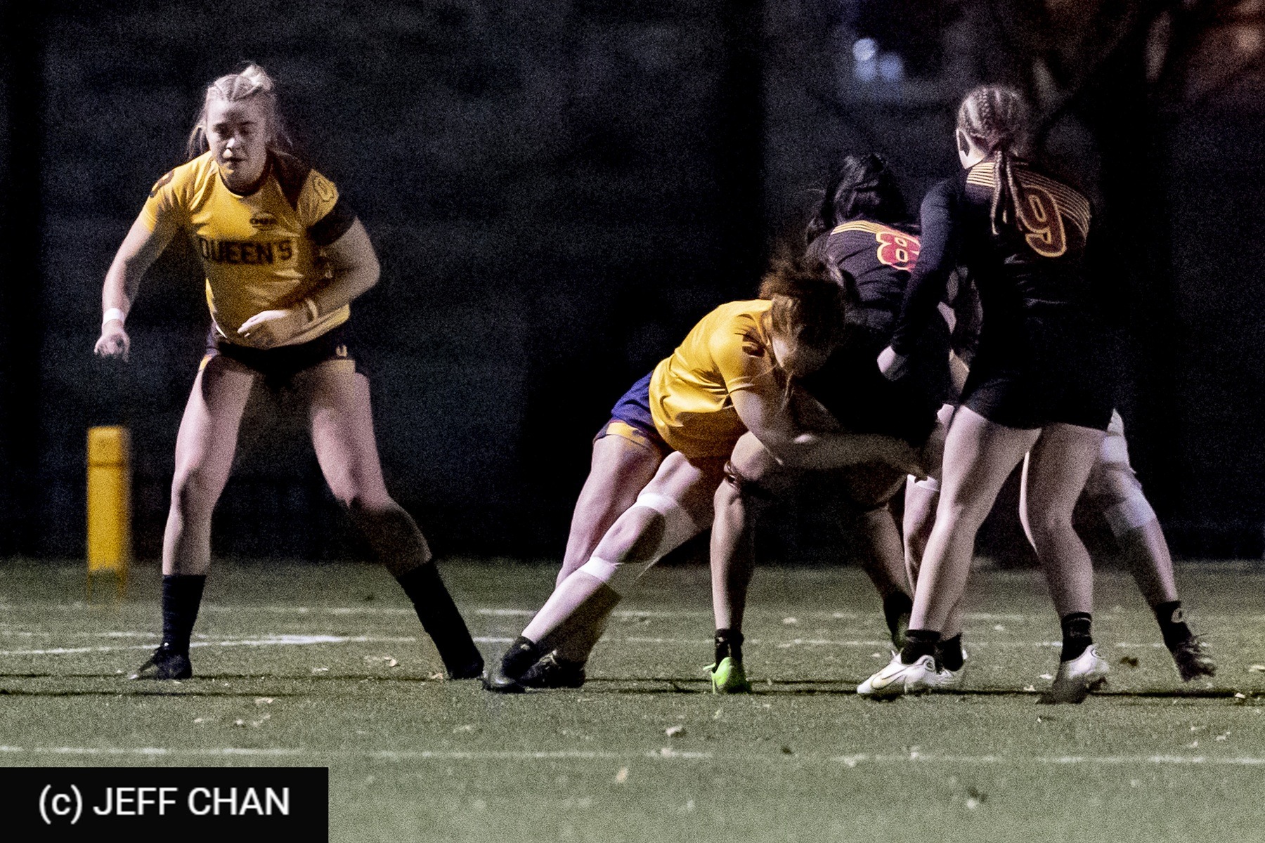  Queen's University - University of Guelph - Rugby - OUA 2022 Queen's (W) vs Guelph Champions (#OUW22QWGU10) Photo by: Jeff Chan | Siuxy Sports 2022-10-28