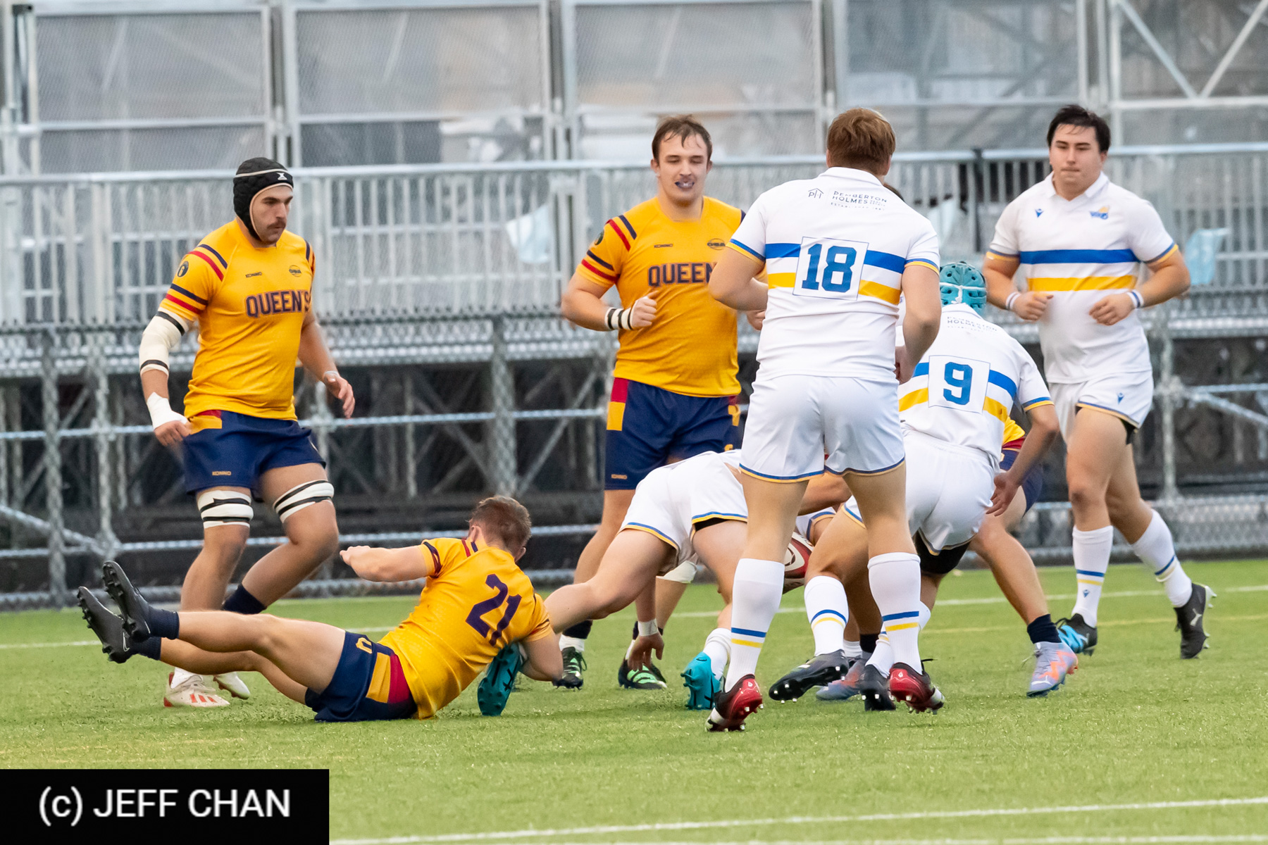 Brendan KIM - Charles KNAPP DICK - Evan RAYMOND -  Queen's University - University of Victoria - Rugby - CANUMENS 2023 - Quarter final - Queen's vs UVic by Jeff Chan (#CANUMENS2301) Photo by: Jeff Chan | Siuxy Sports 2023-11-15