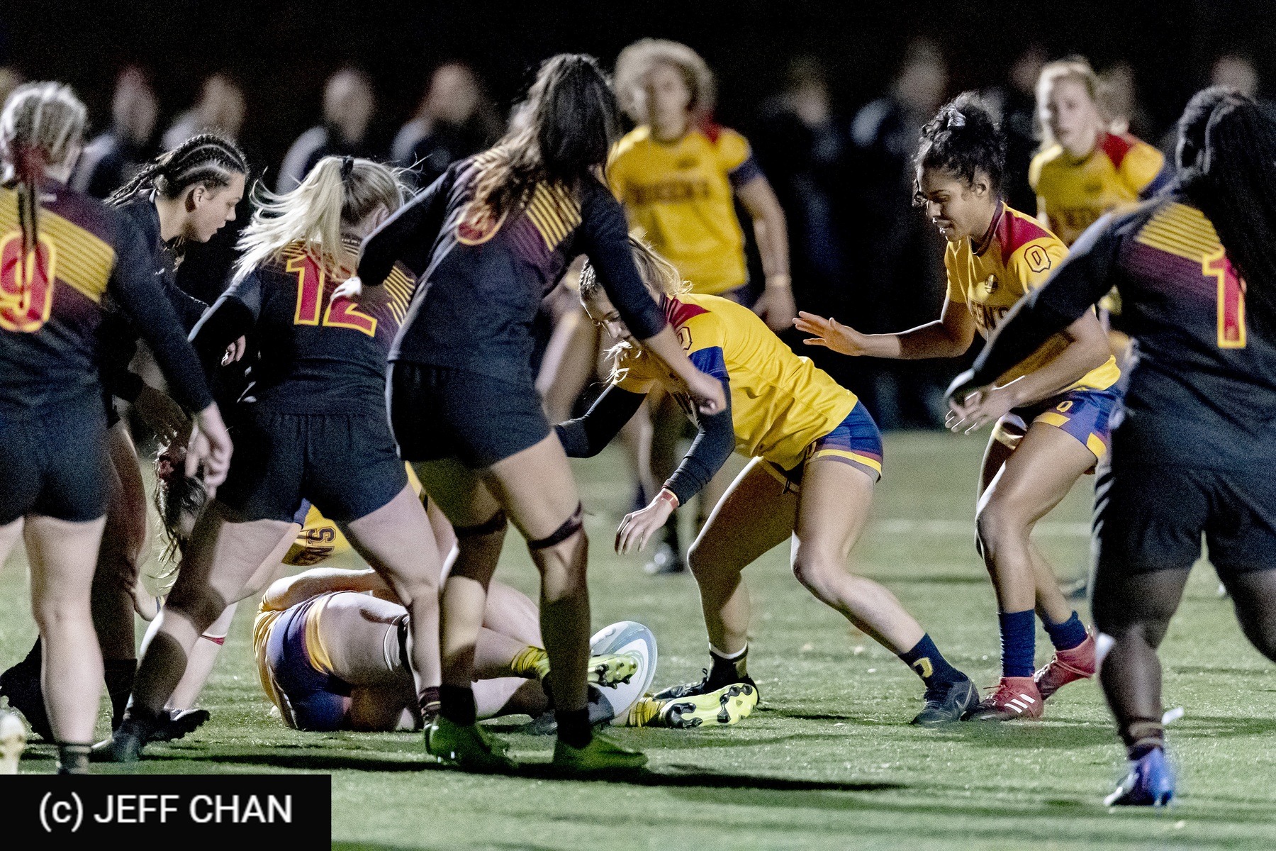  Queen's University - University of Guelph - Rugby - OUA 2022 Queen's (W) vs Guelph Champions (#OUW22QWGU10) Photo by: Jeff Chan | Siuxy Sports 2022-10-28