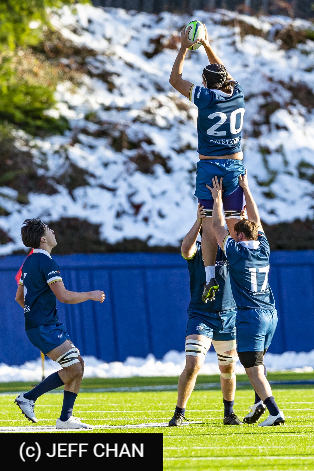  University of Guelph - Trinity Western University - Rugby - CANUMENS 2022 - Guelph vs Trinity Western U - Bronze Game  by Jeff Chan (#CANUMENS2211) Photo by: Jeff Chan | Siuxy Sports 2022-12-04