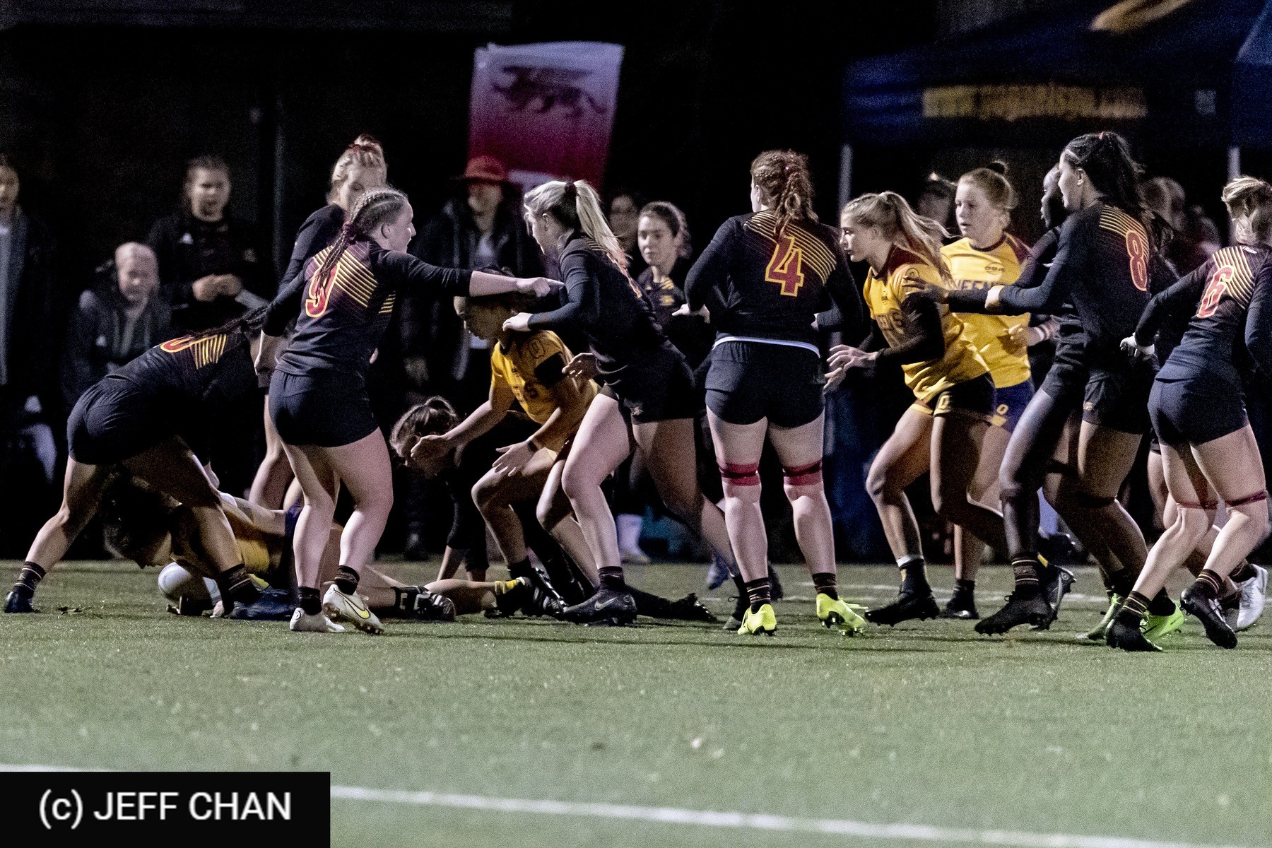  Queen's University - University of Guelph - Rugby - OUA 2022 Queen's (W) vs Guelph Champions (#OUW22QWGU10) Photo by: Jeff Chan | Siuxy Sports 2022-10-28