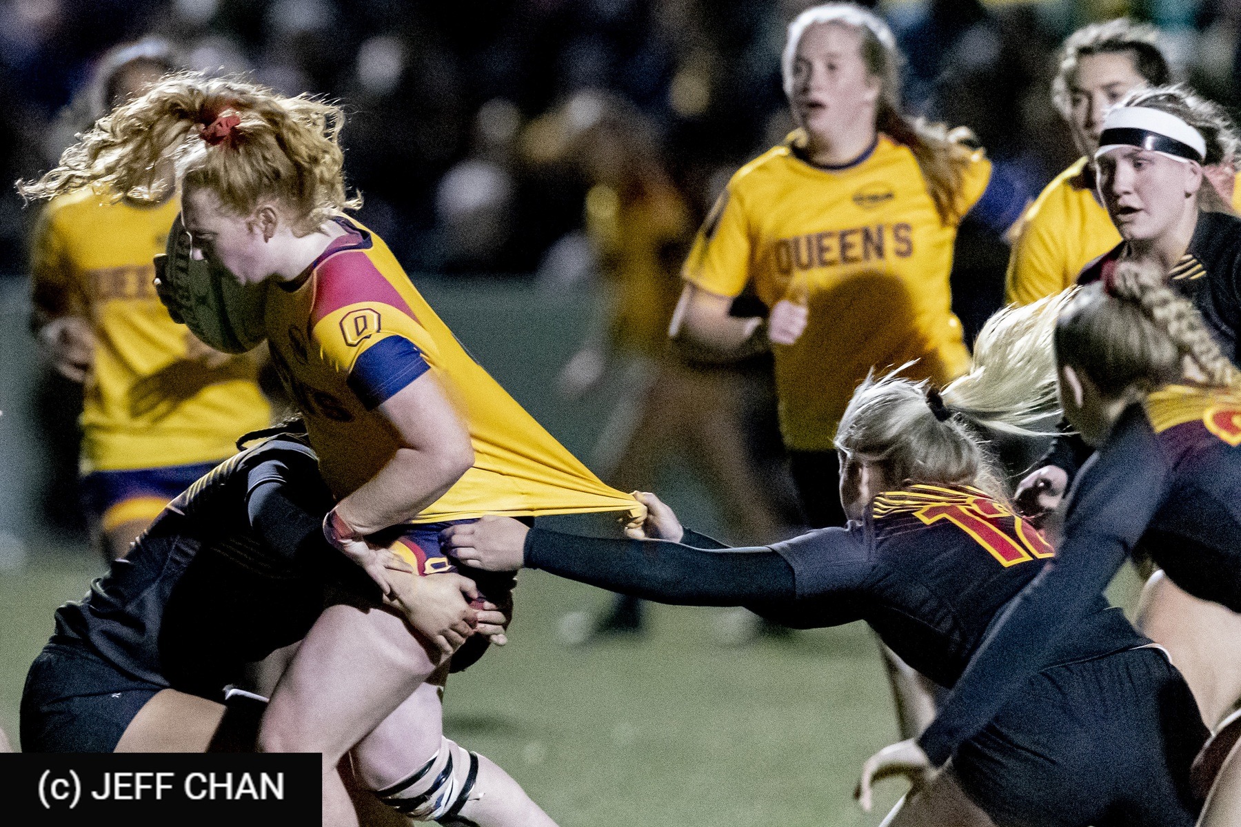  Queen's University - University of Guelph - Rugby - OUA 2022 Queen's (W) vs Guelph Champions (#OUW22QWGU10) Photo by: Jeff Chan | Siuxy Sports 2022-10-28