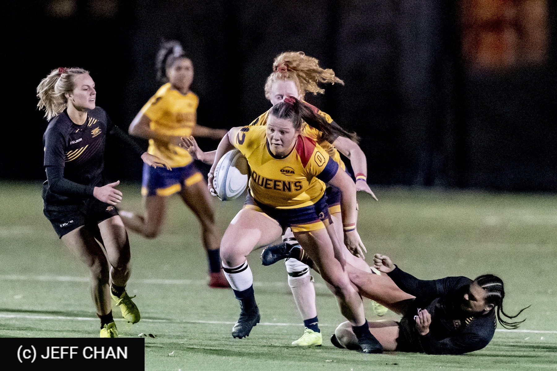  Queen's University - University of Guelph - Rugby - OUA 2022 Queen's (W) vs Guelph Champions (#OUW22QWGU10) Photo by: Jeff Chan | Siuxy Sports 2022-10-28