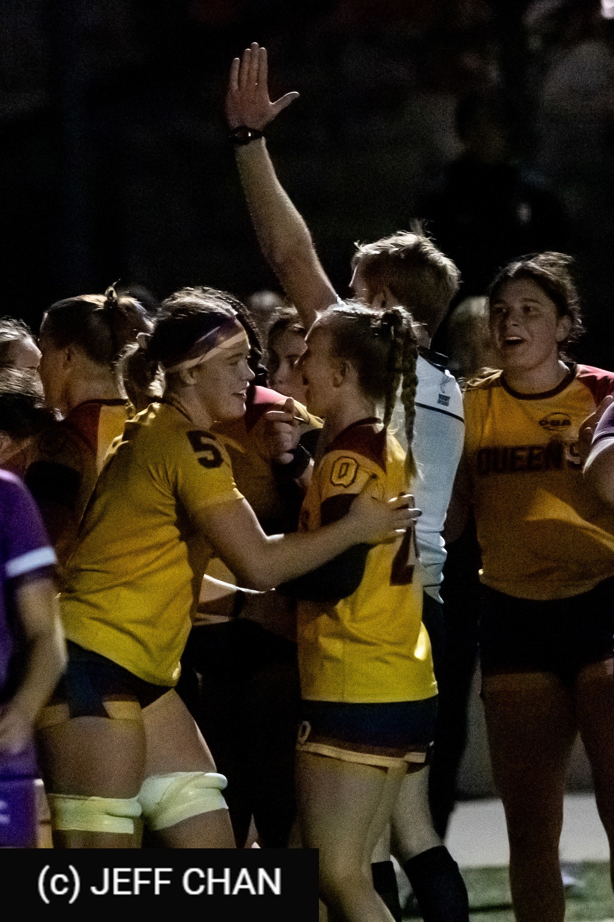  Queen's University - University of Western Ontario - Rugby - OUA 2024 Queen's (W) vs Western (#OUW24QWWE10) Photo by: Jeff Chan | Siuxy Sports 2024-10-18