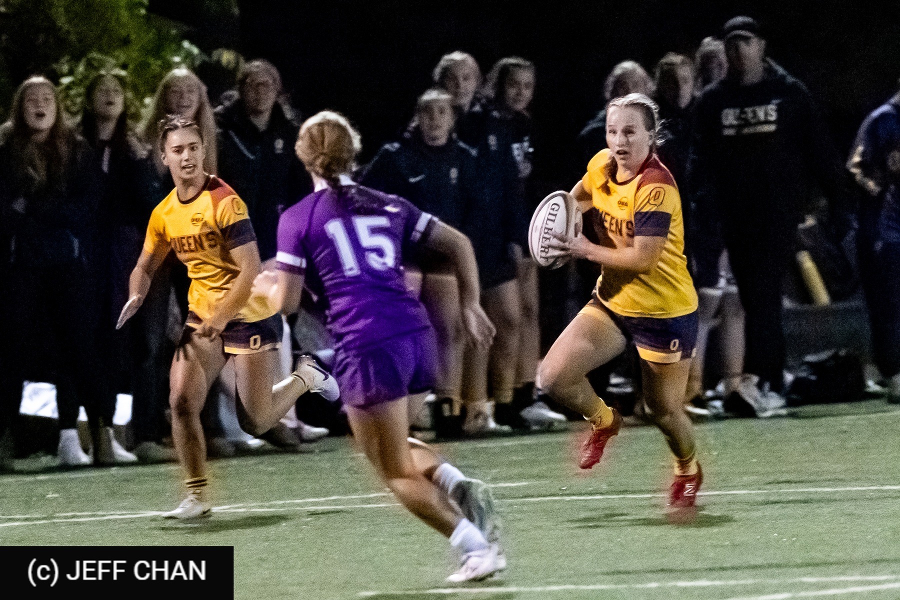  Queen's University - University of Western Ontario - Rugby - OUA 2024 Queen's (W) vs Western (#OUW24QWWE10) Photo by: Jeff Chan | Siuxy Sports 2024-10-18