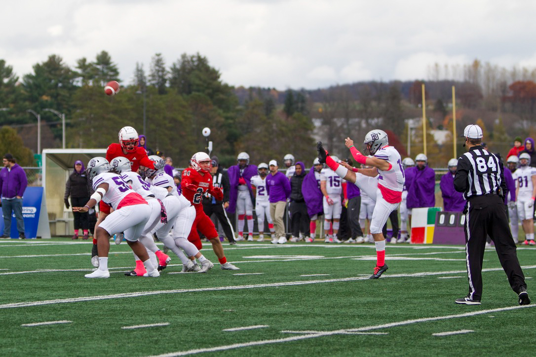  Bishop's University - Acadia University - Football - USPORTS 2025 - Football - Bishop's University vs Acadia University (#USPORTS25FBA1) Photo by: Erin Jefferies | Siuxy Sports 2025-10-25