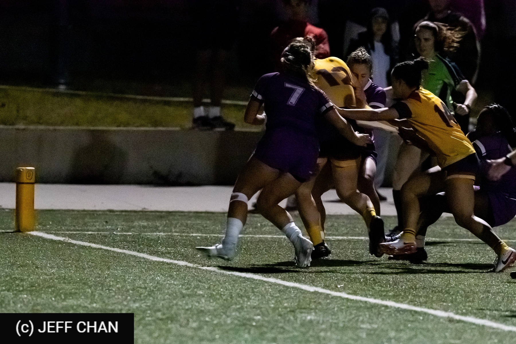  Queen's University - University of Western Ontario - Rugby - OUA 2024 Queen's (W) vs Western (#OUW24QWWE10) Photo by: Jeff Chan | Siuxy Sports 2024-10-18