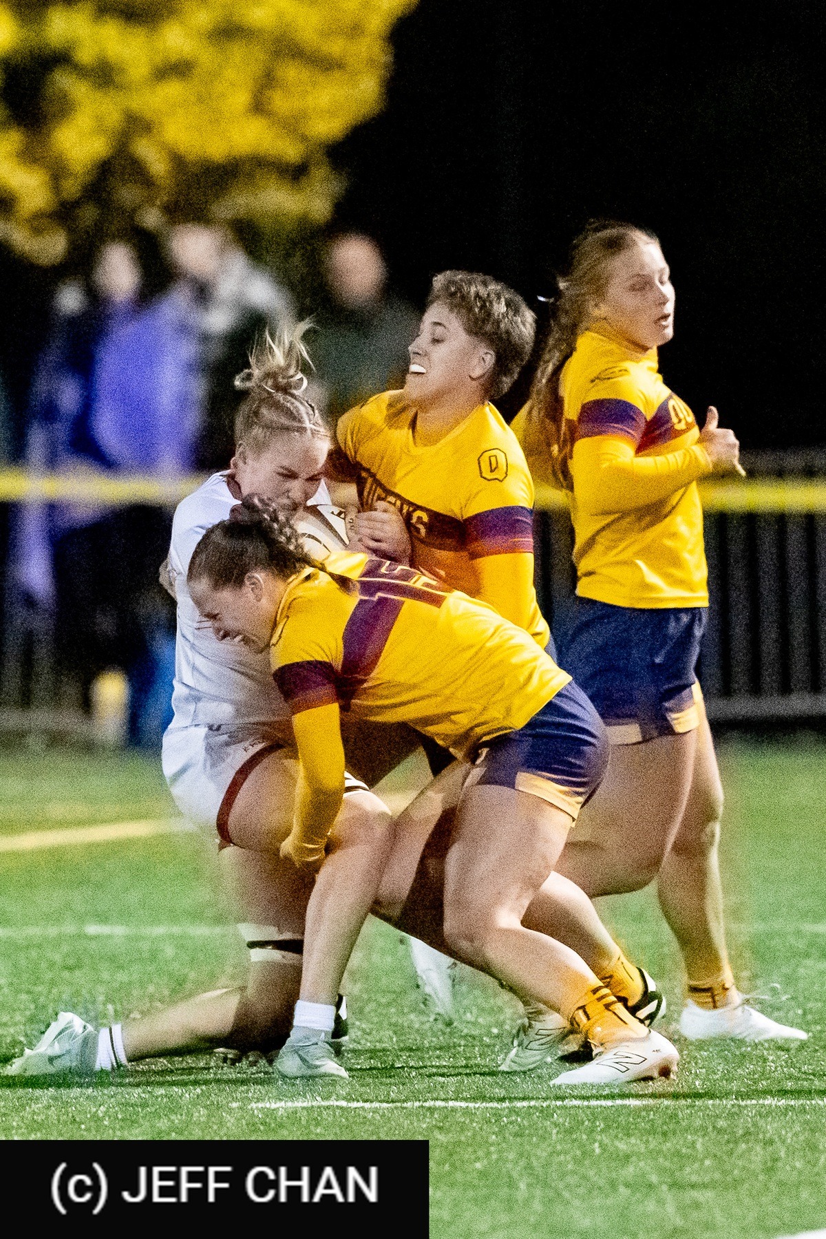  Queen's University - University of Guelph - Rugby - OUA 2025 Queen's (W) vs Guelph (#OUW25QWGU10) Photo by: Jeff Chan | Siuxy Sports 2025-10-24