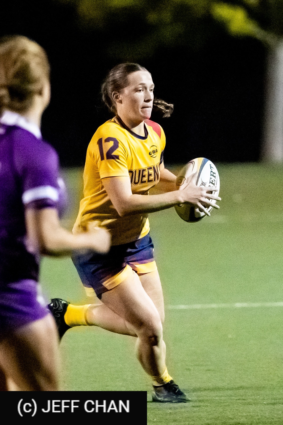  Queen's University - University of Western Ontario - Rugby - OUA 2024 Queen's (W) vs Western (#OUW24QWWE10) Photo by: Jeff Chan | Siuxy Sports 2024-10-18