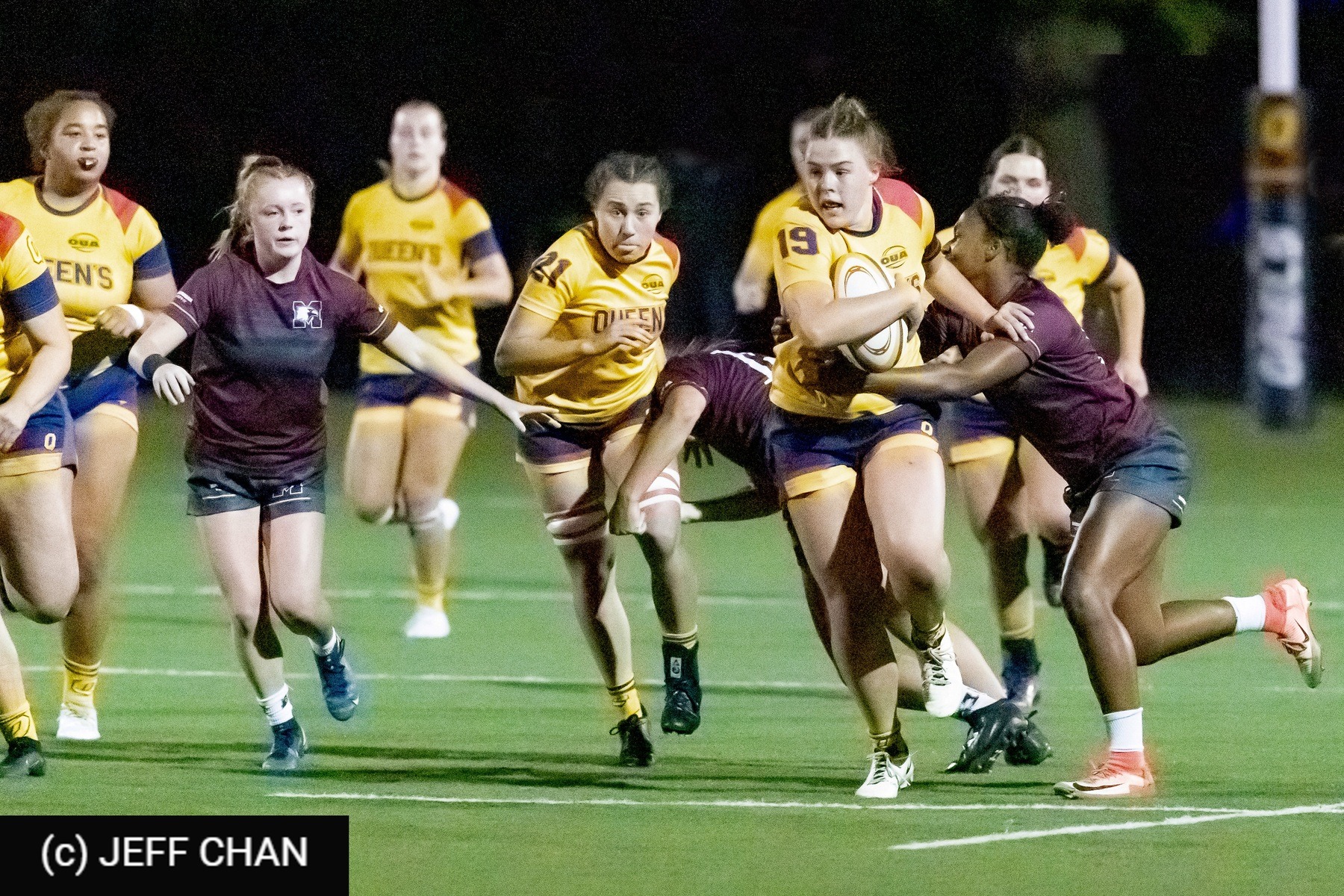  Queen's University - McMaster University - Rugby - OUA 2024 Queen's (W) vs McMaster (#OUW24QWMC10) Photo by: Jeff Chan | Siuxy Sports 2024-10-05