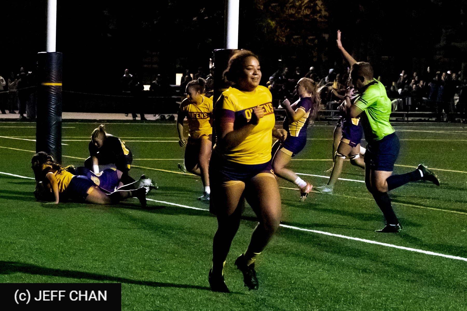  Queen's University - Wilfrid Laurier University - Rugby - OUA 2025 Queen's (W) vs Laurier (#OUW25QWLA10) Photo by: Jeff Chan | Siuxy Sports 2025-10-17