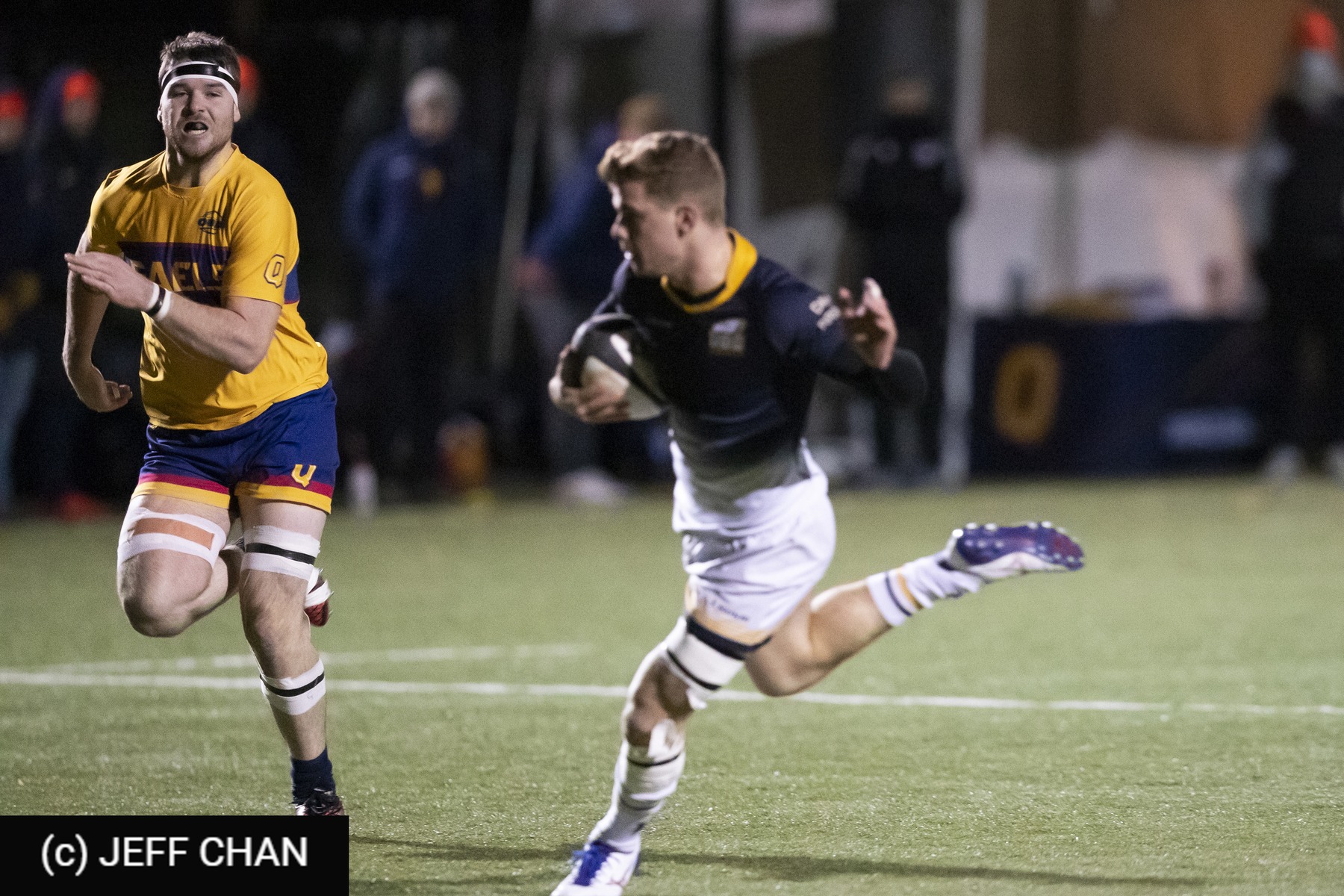 Ruairidh MACPHAIL -  Queen's University - University of British Columbia - Rugby - CANUMENS 2021 - Queen's U vs U British Columbia - by Jeff Chan (#CANUMENS2105) Photo by: Jeff Chan | Siuxy Sports 2021-11-26