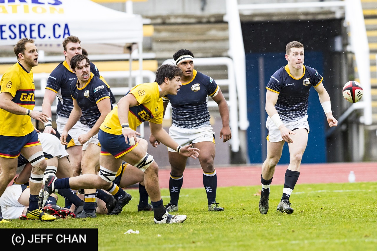Brendan BLAIKIE - Flynn HEYES - Will PERCILLIER -  Queen's University - University of British Columbia - Rugby - CANUMENS 2018 - Queen's U vs U British Columbia - Gold Game by Jeff Chan (#CANUMENS1809) Photo by: Jeff Chan | Siuxy Sports 2018-11-25