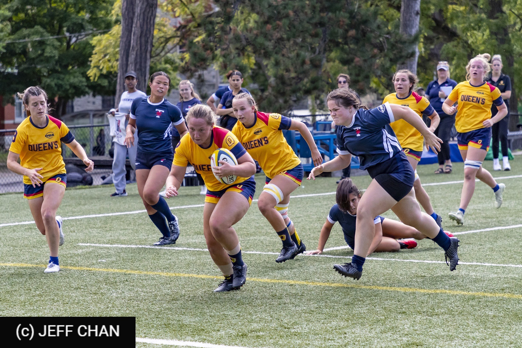  Queen's University - University of Toronto - Rugby - OUA 2023 Queen's (W) vs Toronto (#OUW23QWUT09) Photo by: Jeff Chan | Siuxy Sports 2023-09-09