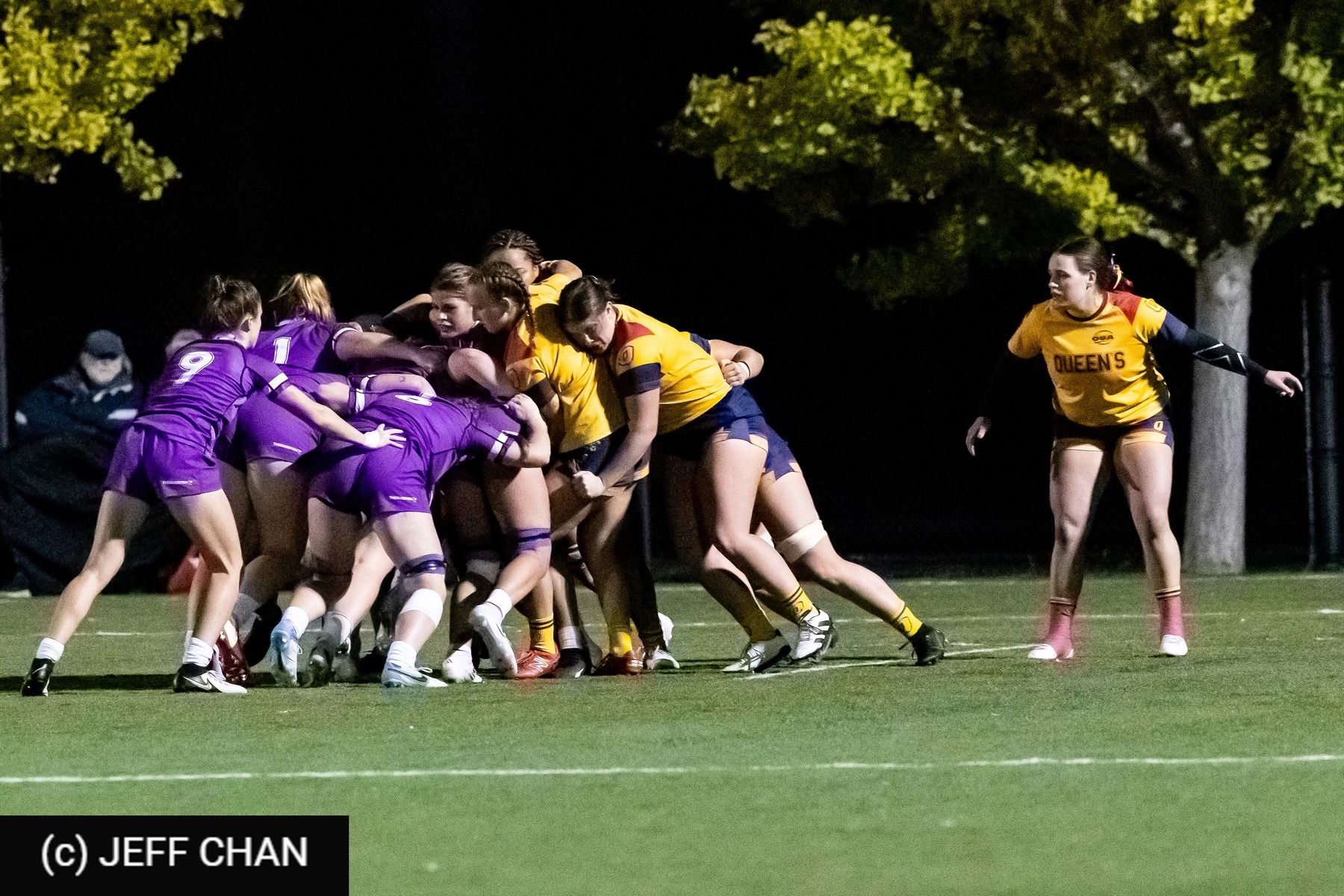  Queen's University - University of Western Ontario - Rugby - OUA 2024 Queen's (W) vs Western (#OUW24QWWE10) Photo by: Jeff Chan | Siuxy Sports 2024-10-18