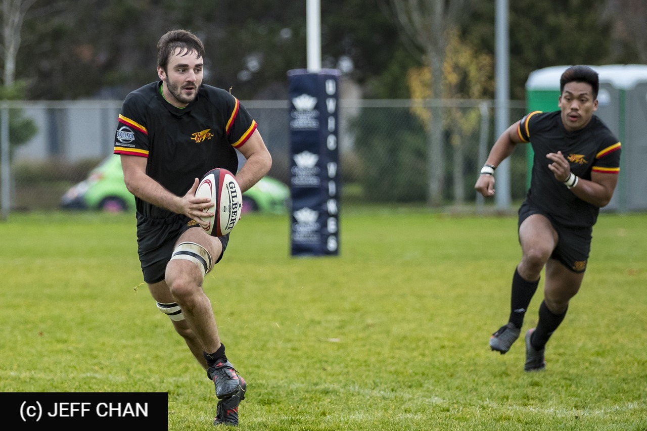 Matthew Van CAMP - Kyle LAGASCA -  University of Guelph - University of New Brunswick - Rugby - CANUMENS 2018 - U Guelph vs U New Brunswick SJ by Jeff Chan (#CANUMENS1805) Photo by: Jeff Chan | Siuxy Sports 2018-11-24