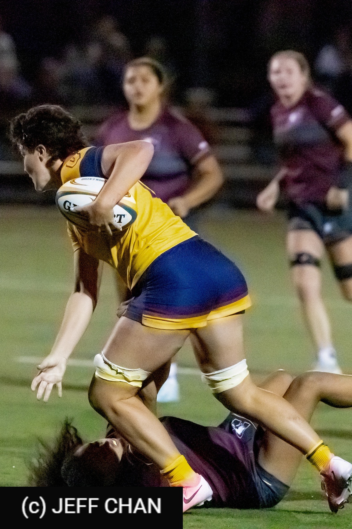  Queen's University - McMaster University - Rugby - OUA 2024 Queen's (W) vs McMaster (#OUW24QWMC10) Photo by: Jeff Chan | Siuxy Sports 2024-10-05