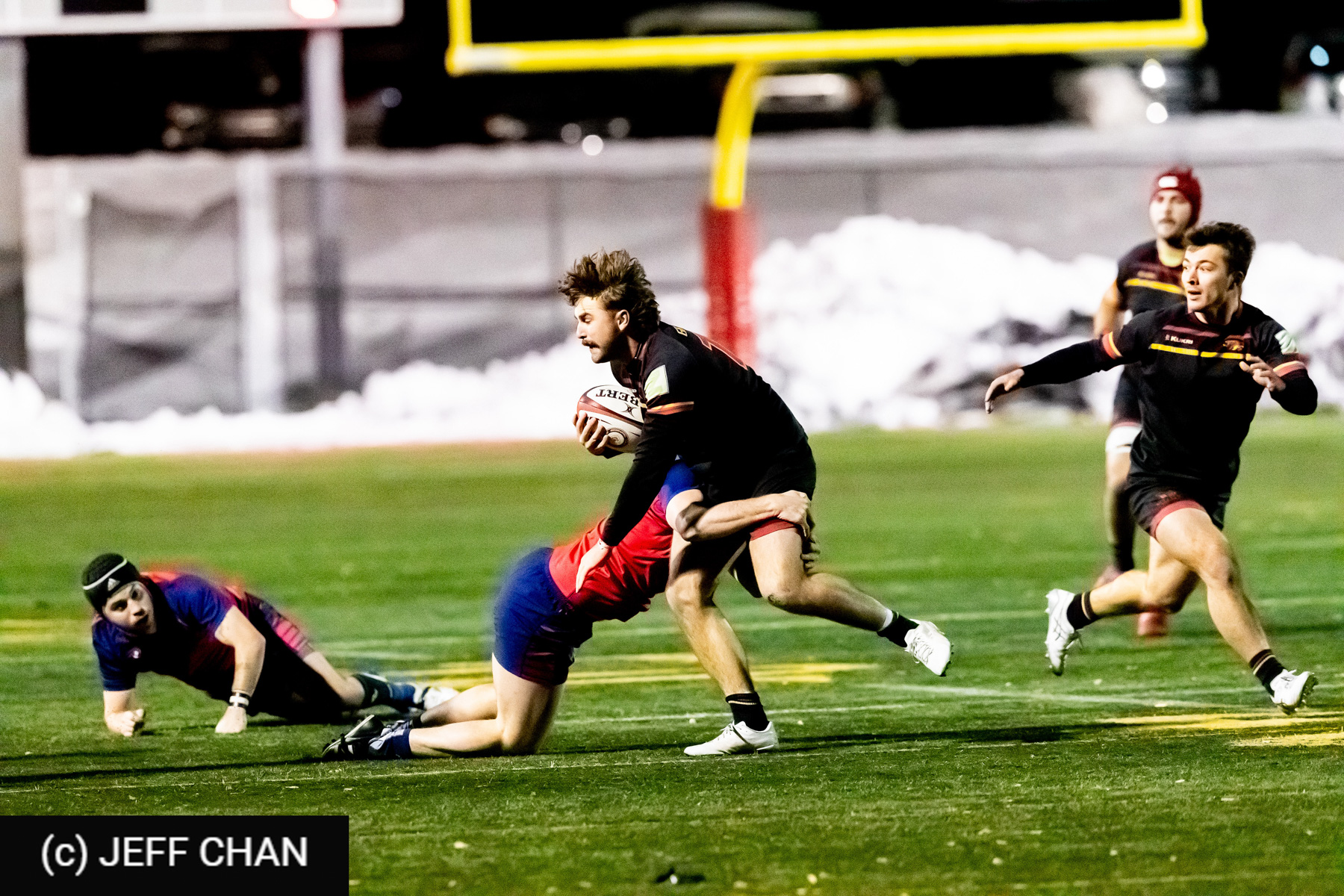Logan CAKO -  ÉTS (École de technologie supérieure) - University of Guelph - Rugby - CANUMENS 2025 - École de Technologie Supérieure vs University of Guelph - Game#12 Final by Jeff Chan (#CANUMENS2582) Photo by: Jeff Chan | Siuxy Sports 2025-11-16