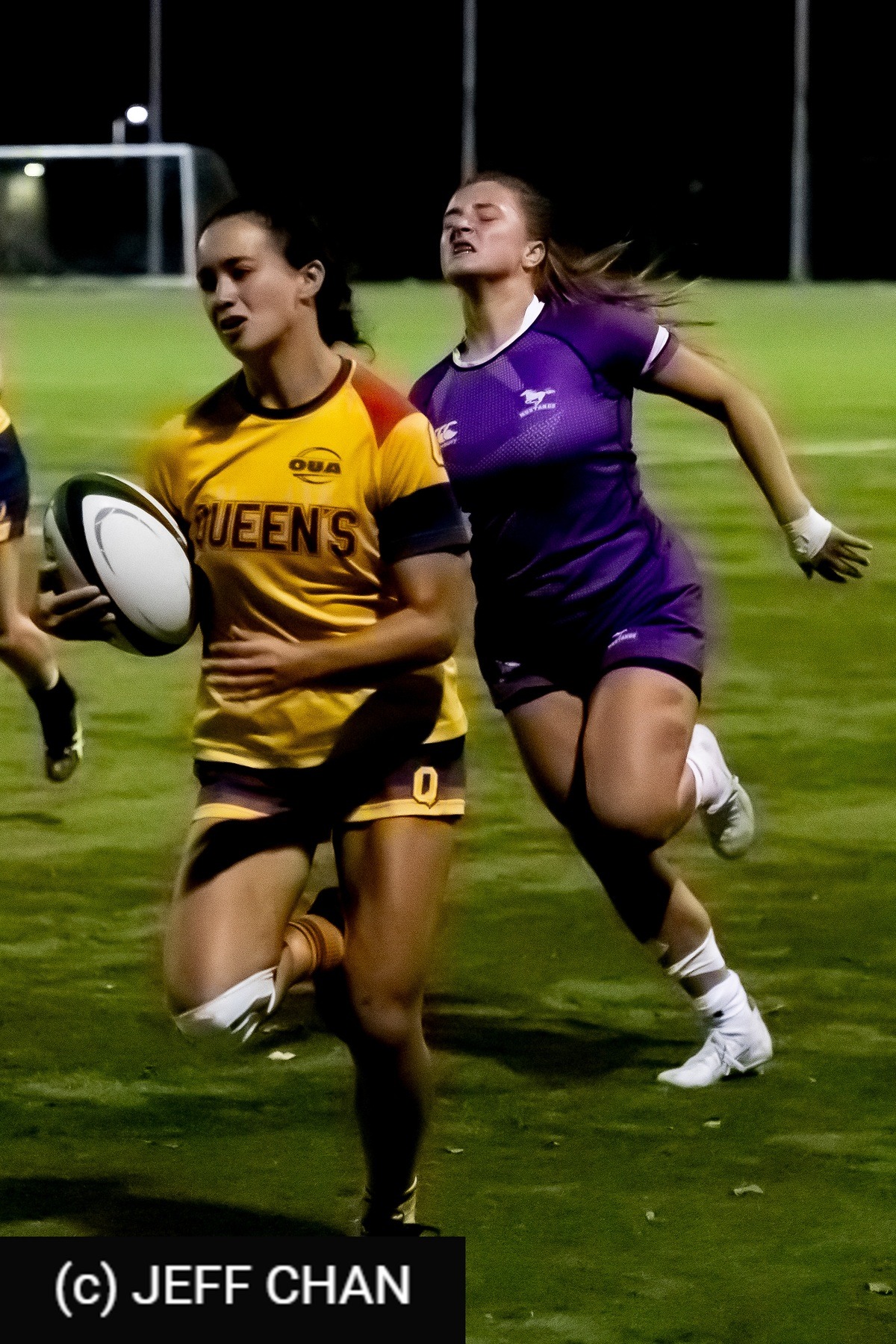  Queen's University - University of Western Ontario - Rugby - OUA 2024 Queen's (W) vs Western (#OUW24QWWE09) Photo by: Jeff Chan | Siuxy Sports 2024-09-27
