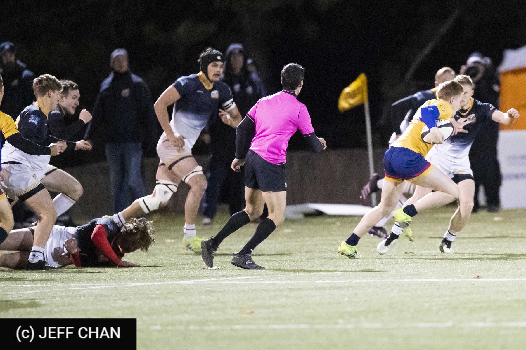 Relmu WILSON-VALDES -  Queen's University - University of British Columbia - Rugby - CANUMENS 2021 - Queen's U vs U British Columbia - by Jeff Chan (#CANUMENS2105) Photo by: Jeff Chan | Siuxy Sports 2021-11-26