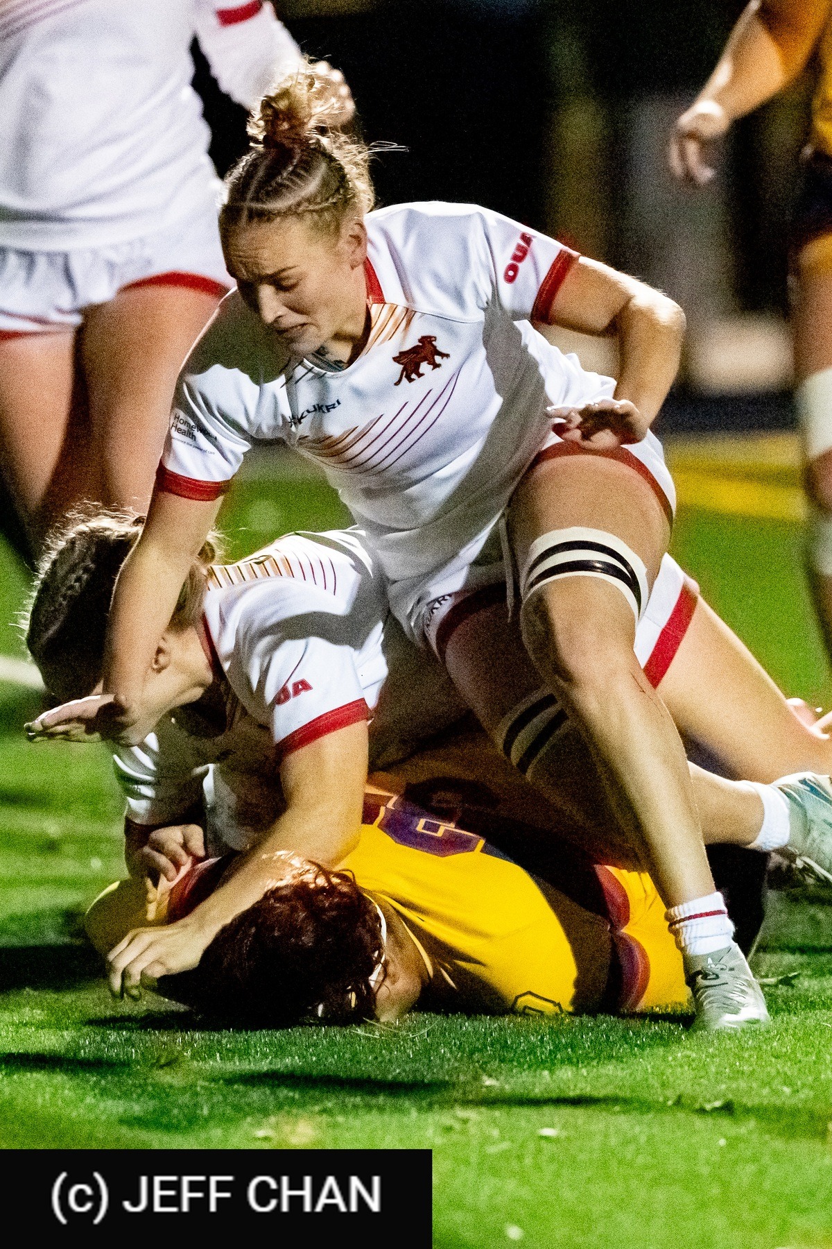  Queen's University - University of Guelph - Rugby - OUA 2025 Queen's (W) vs Guelph (#OUW25QWGU10) Photo by: Jeff Chan | Siuxy Sports 2025-10-24