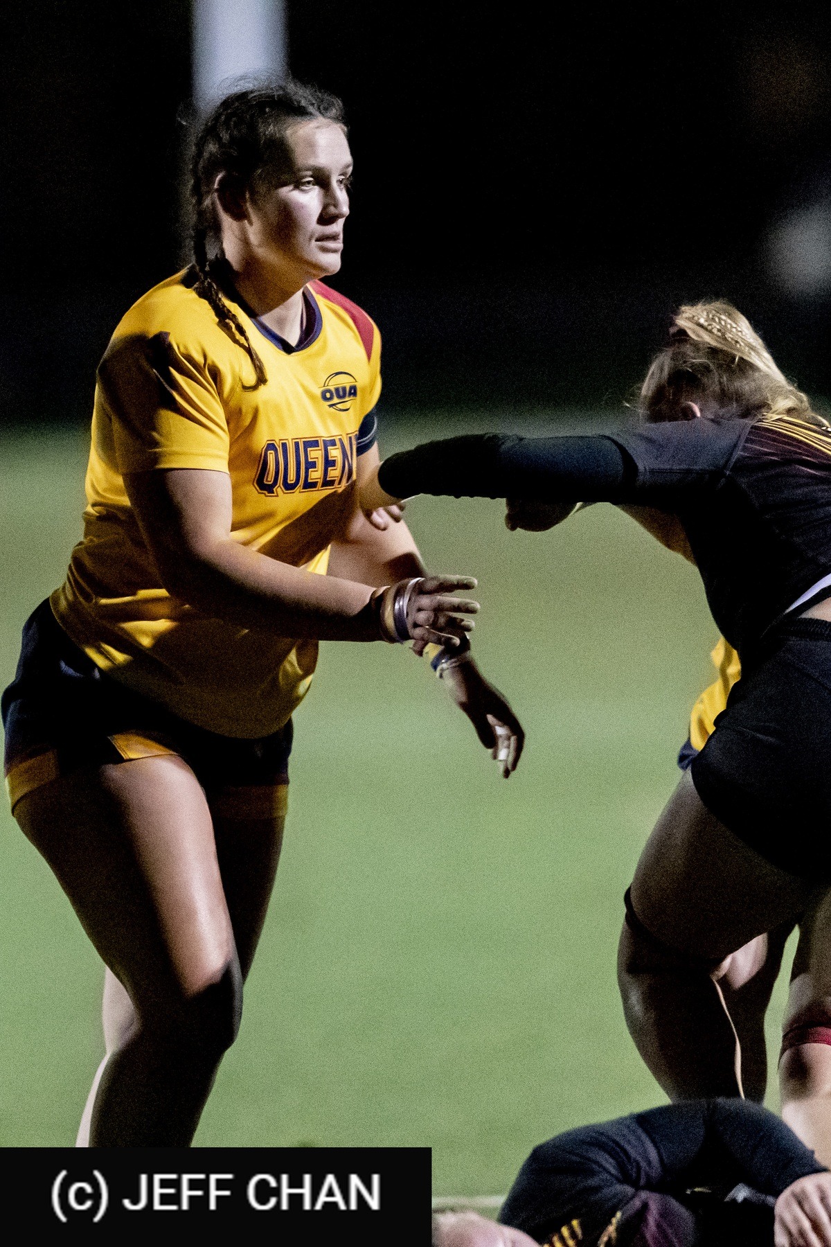  Queen's University - University of Guelph - Rugby - OUA 2022 Queen's (W) vs Guelph Champions (#OUW22QWGU10) Photo by: Jeff Chan | Siuxy Sports 2022-10-28
