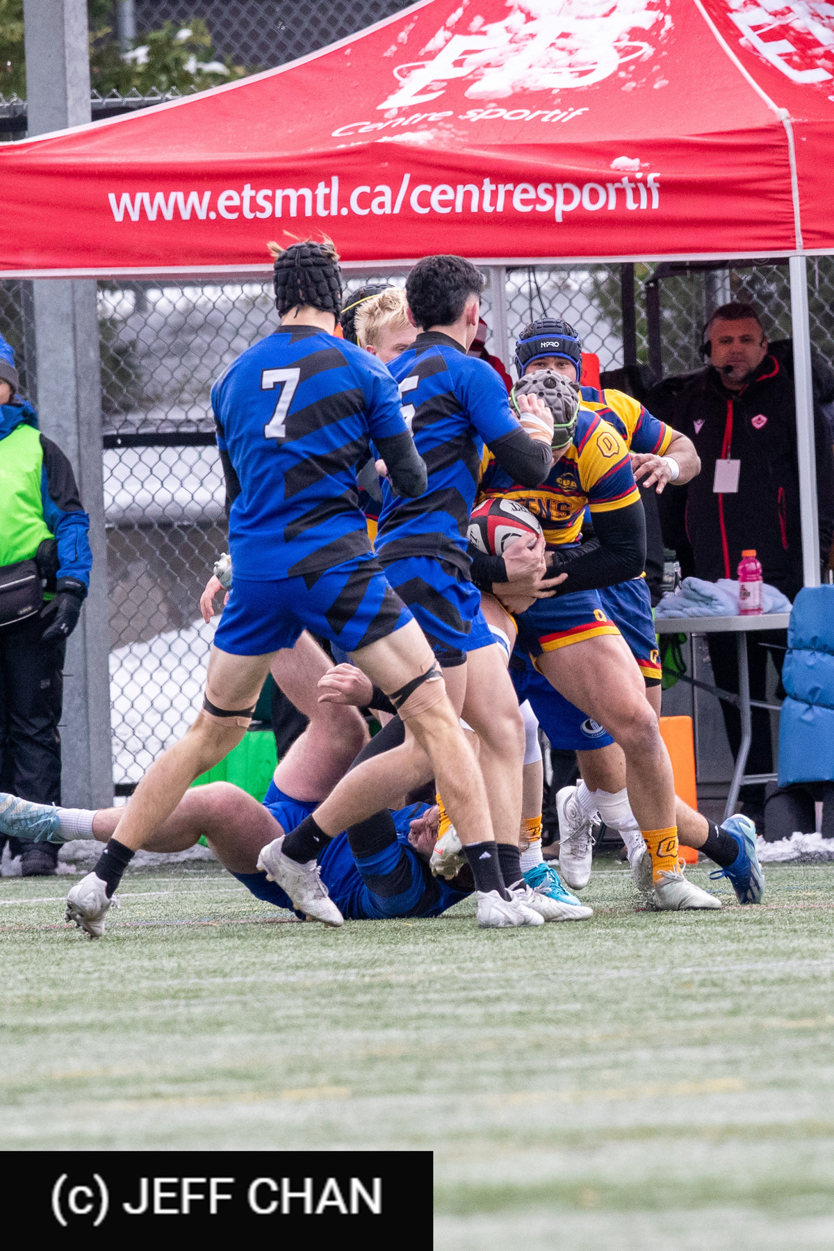  Université de Montréal - Queen's University - Rugby - CANUMENS 2025 - Université de Montréal vs Queen's University - Game#10 by Jeff Chan (#CANUMENS2560) Photo by: Jeff Chan | Siuxy Sports 2025-11-16
