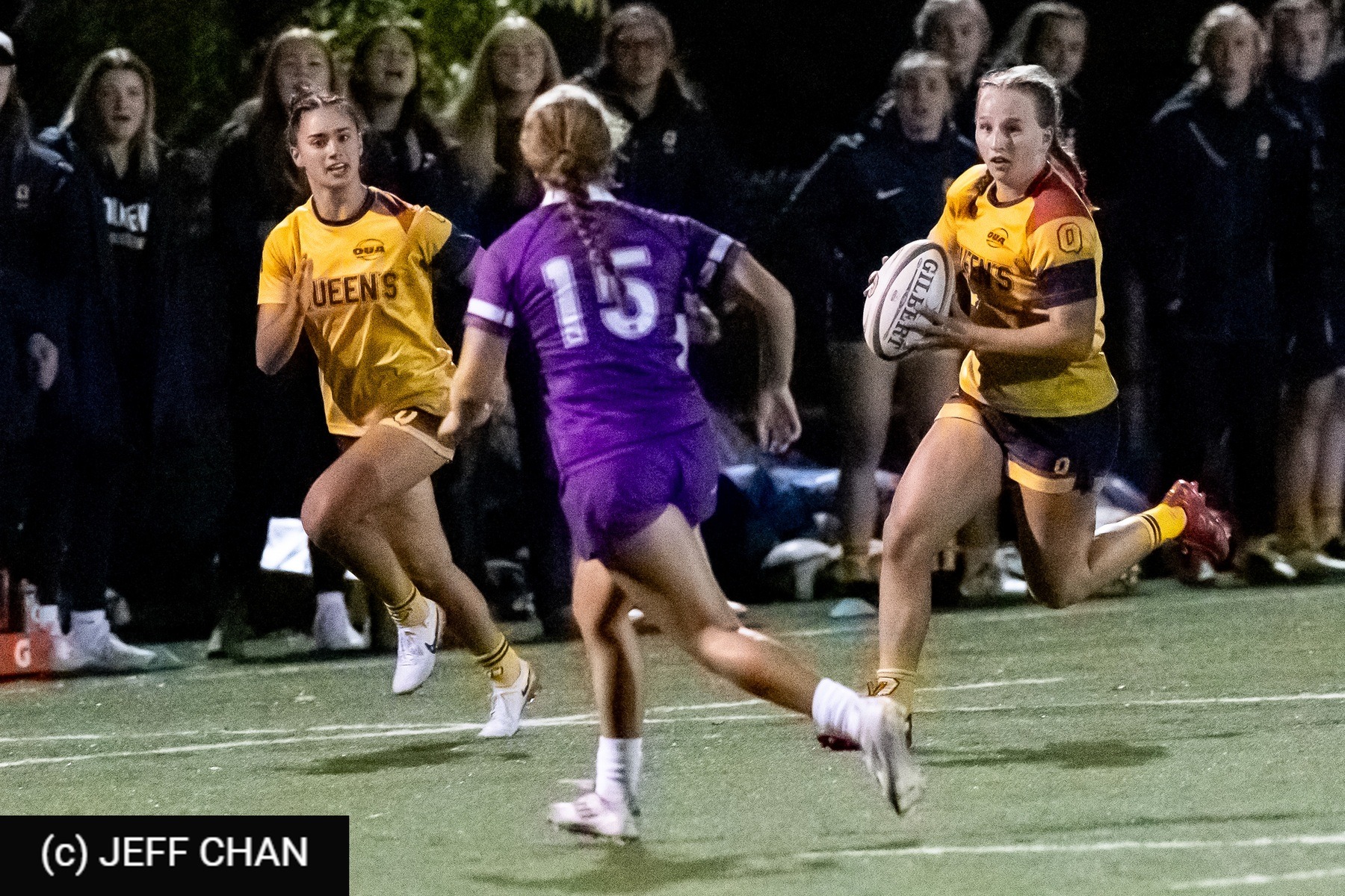  Queen's University - University of Western Ontario - Rugby - OUA 2024 Queen's (W) vs Western (#OUW24QWWE10) Photo by: Jeff Chan | Siuxy Sports 2024-10-18