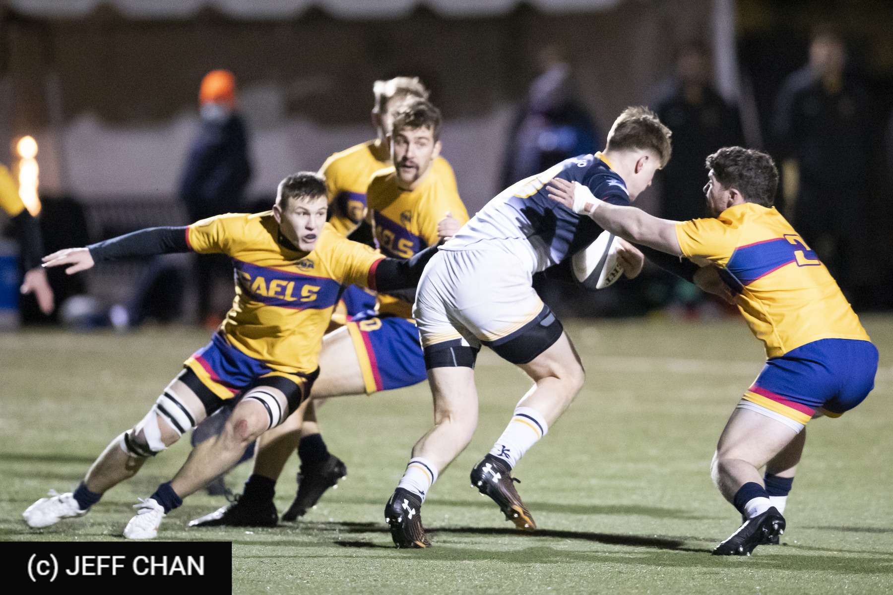 Eric GODDEN - Alex PIPCHUK -  Queen's University - University of British Columbia - Rugby - CANUMENS 2021 - Queen's U vs U British Columbia - by Jeff Chan (#CANUMENS2105) Photo by: Jeff Chan | Siuxy Sports 2021-11-26