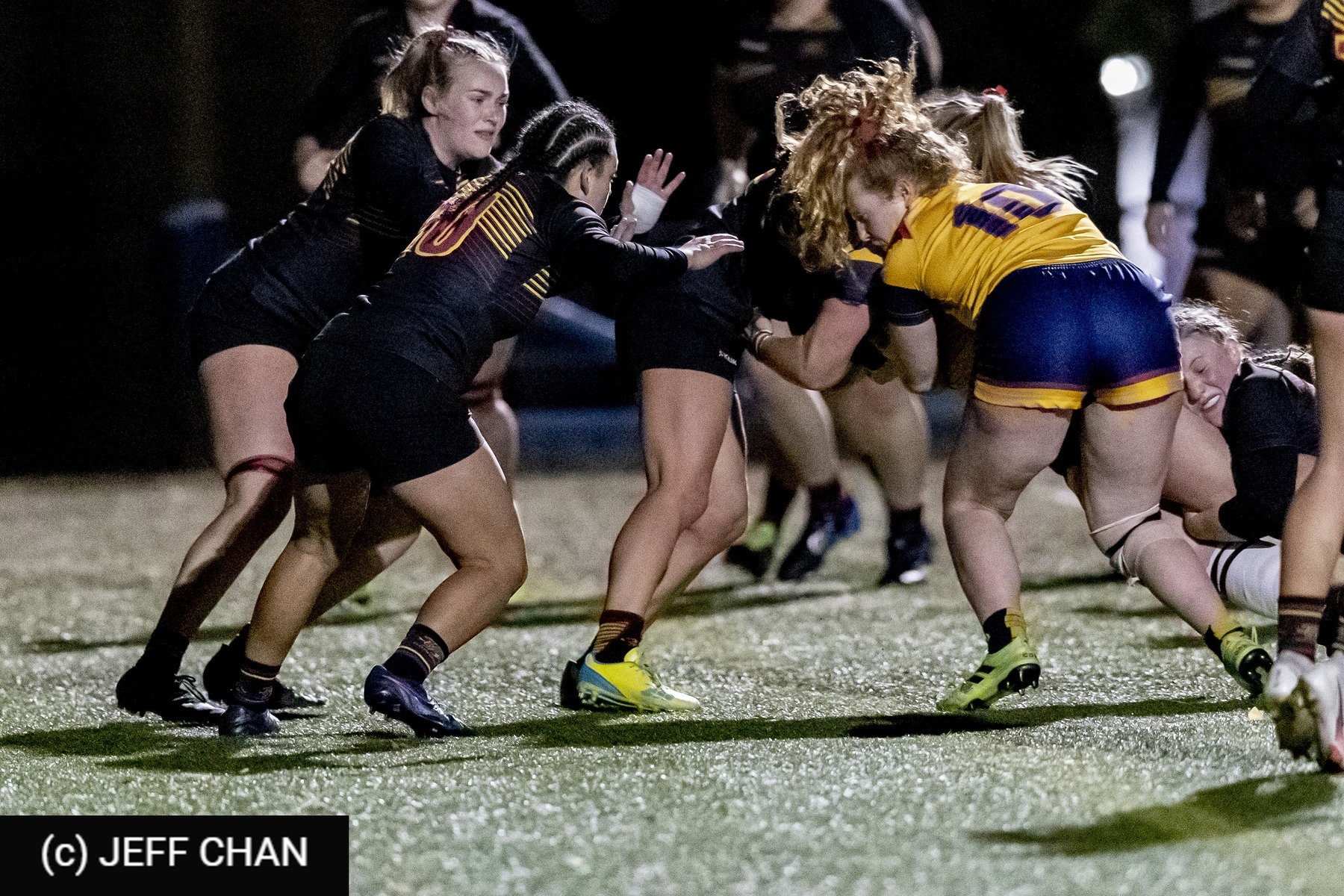  Queen's University - University of Guelph - Rugby - OUA 2022 Queen's (W) vs Guelph Champions (#OUW22QWGU10) Photo by: Jeff Chan | Siuxy Sports 2022-10-28